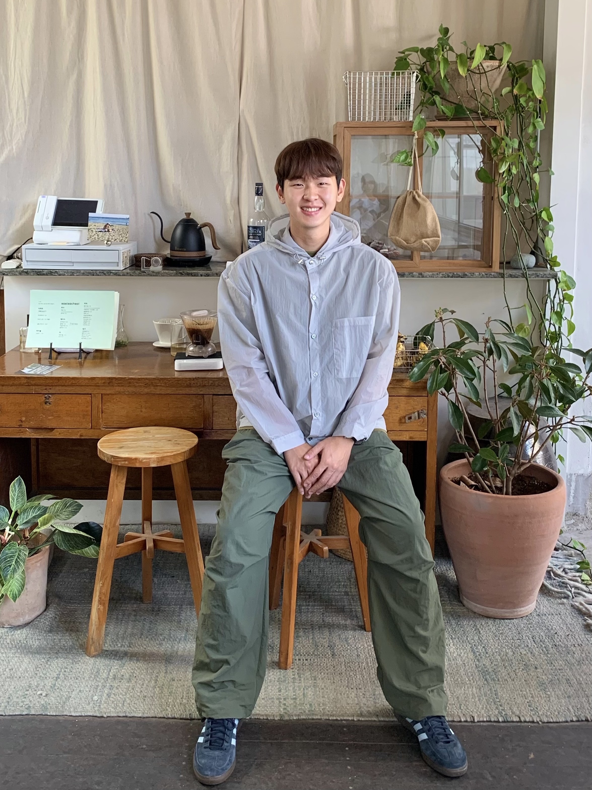 아디다스 스페지알 핸드볼 컬리지에이트 네이비 착용 스타일 - 1