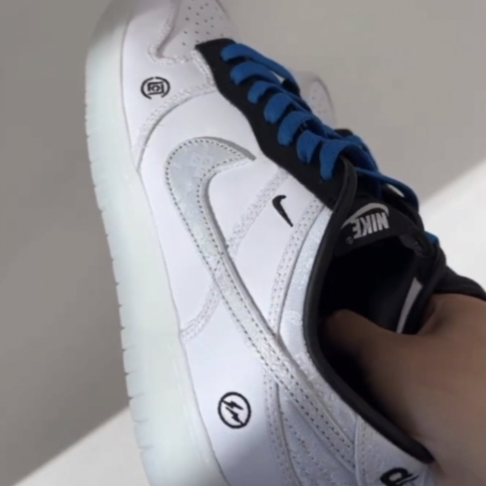 Nike x Clot x Fragment Dunk Low Black and White 착용 스타일 - 2