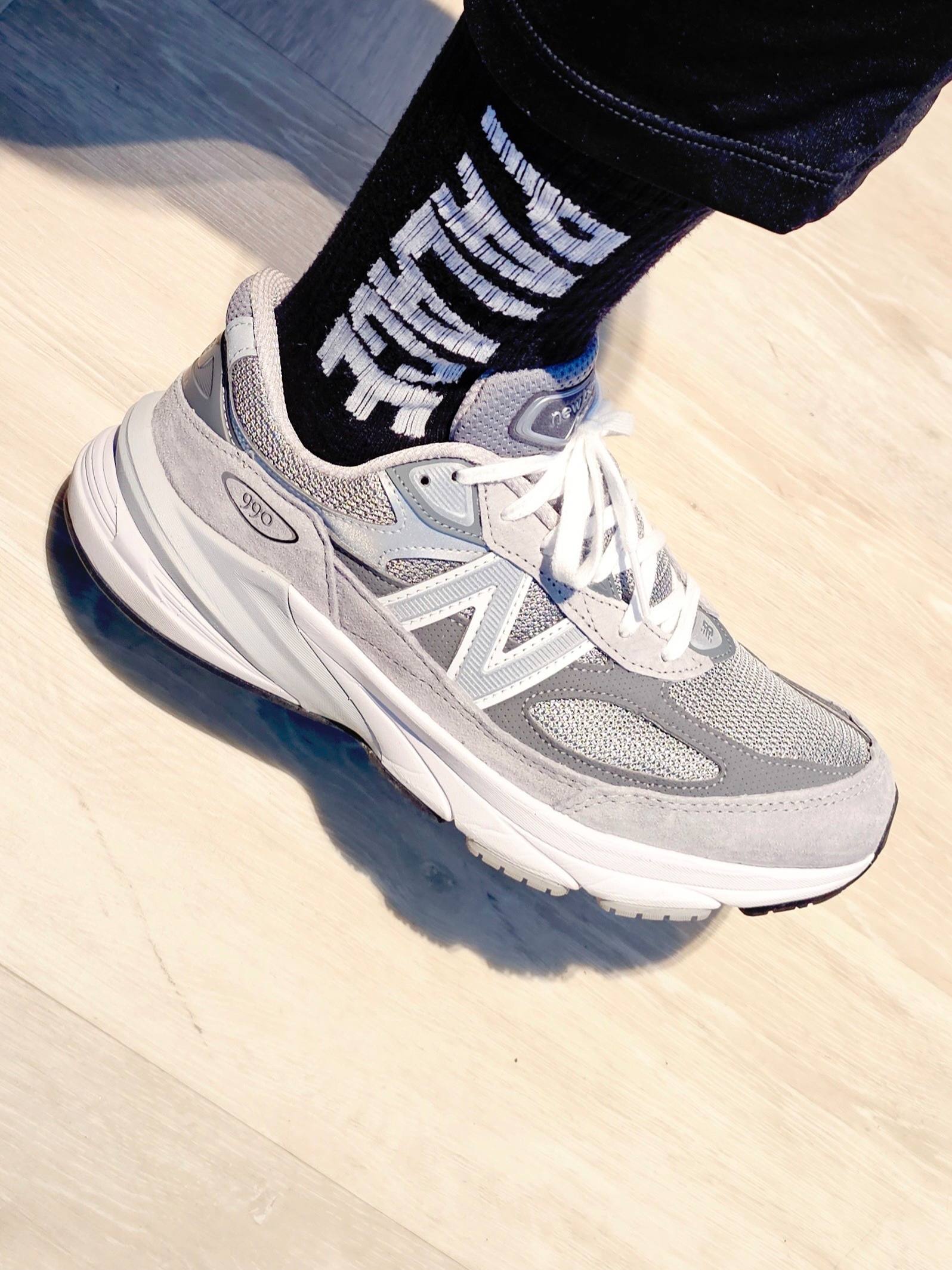 New Balance 990v6 Made in USA Grey - D Standard 착용 스타일 - 5