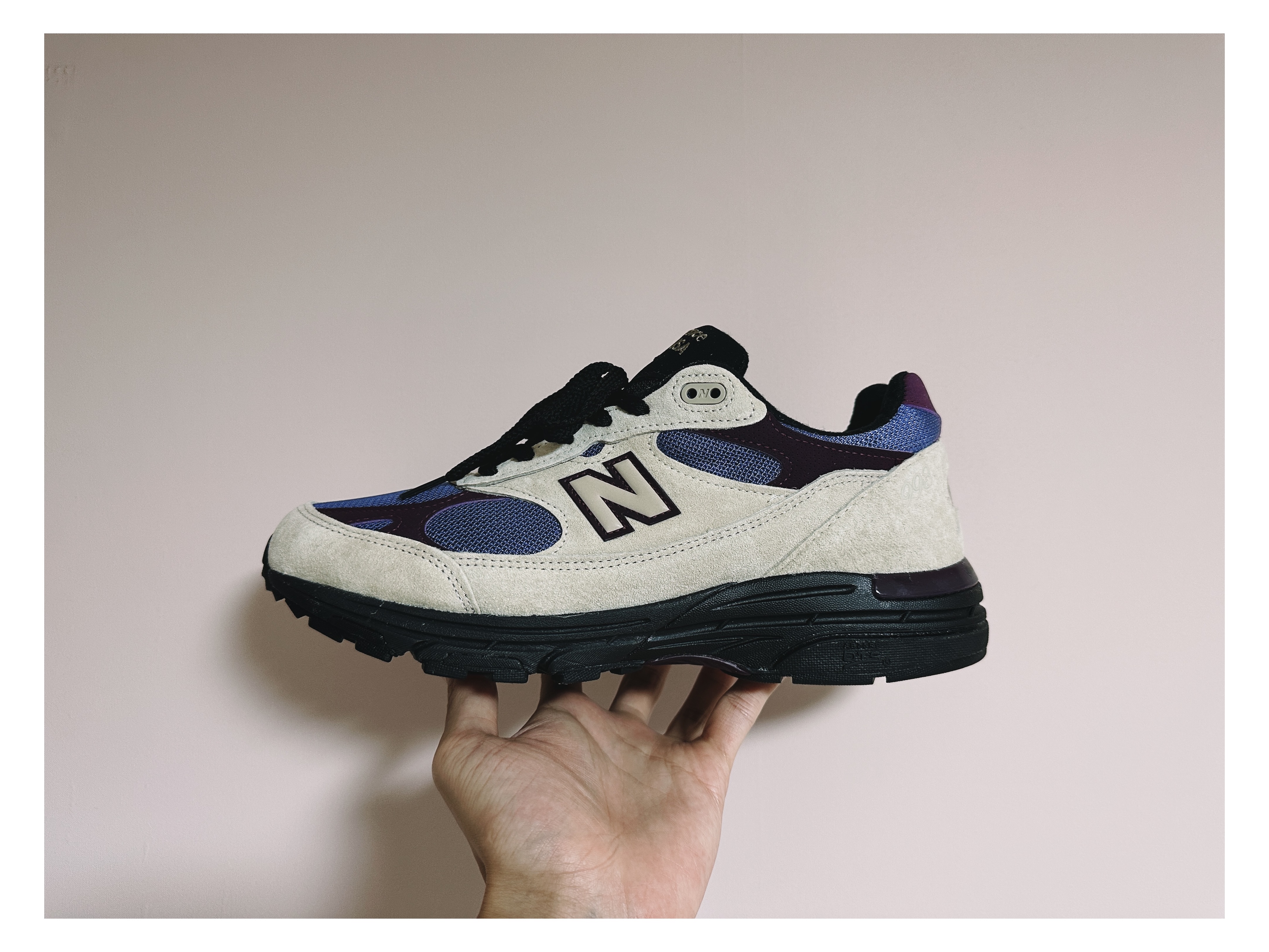 New Balance x Aime Leon Dore 993 Made in USA Taupe 착용 스타일 - 1