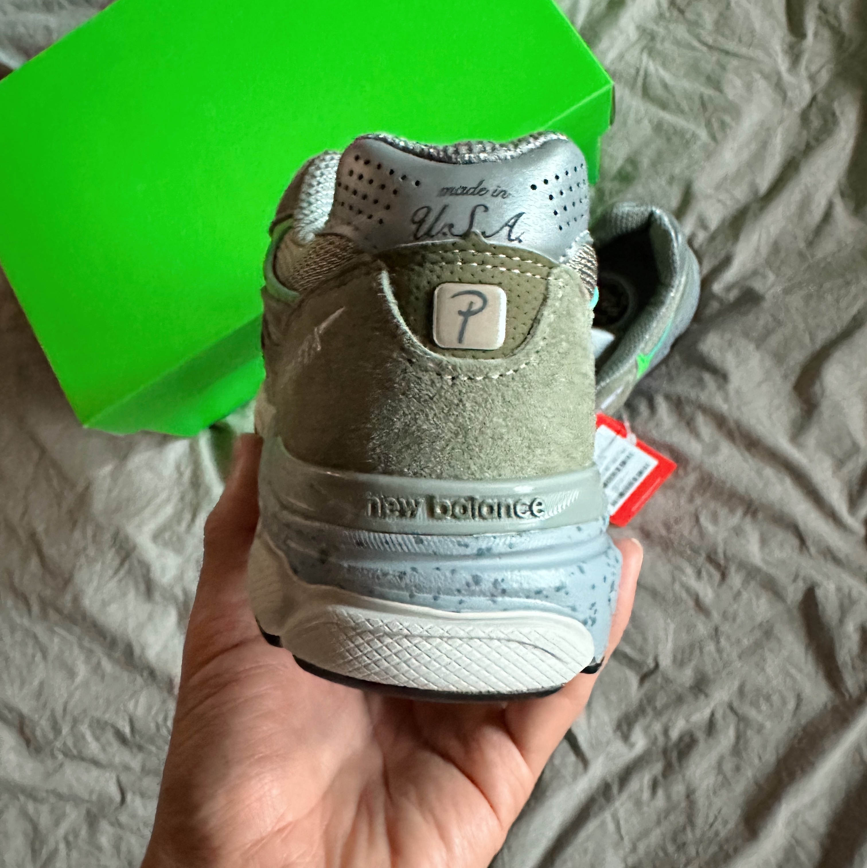 New Balance x Patta 990v3 Made in USA Olive 착용 스타일 - 5