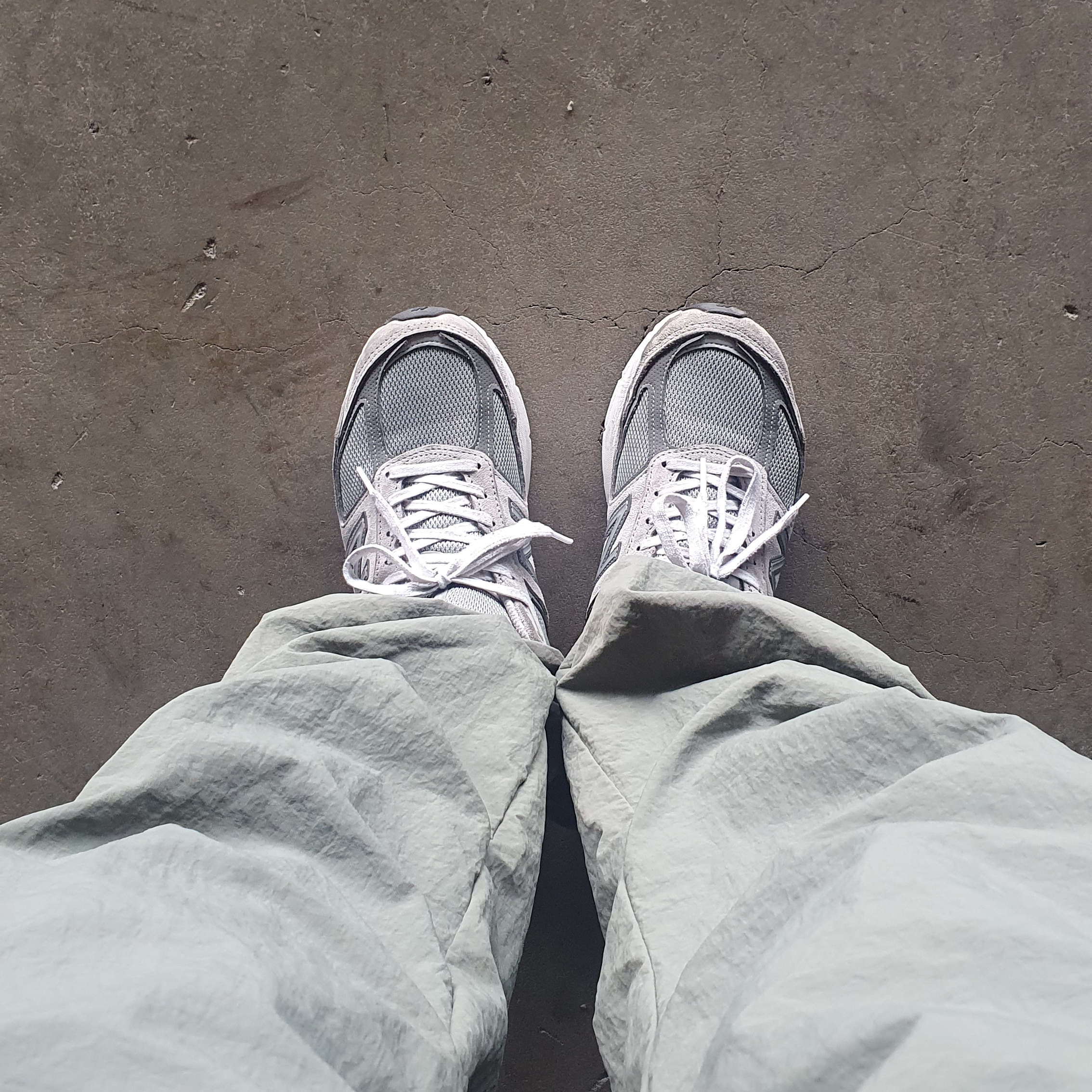 New Balance 990v5 Made in USA Grey - D Standard 착용 스타일
