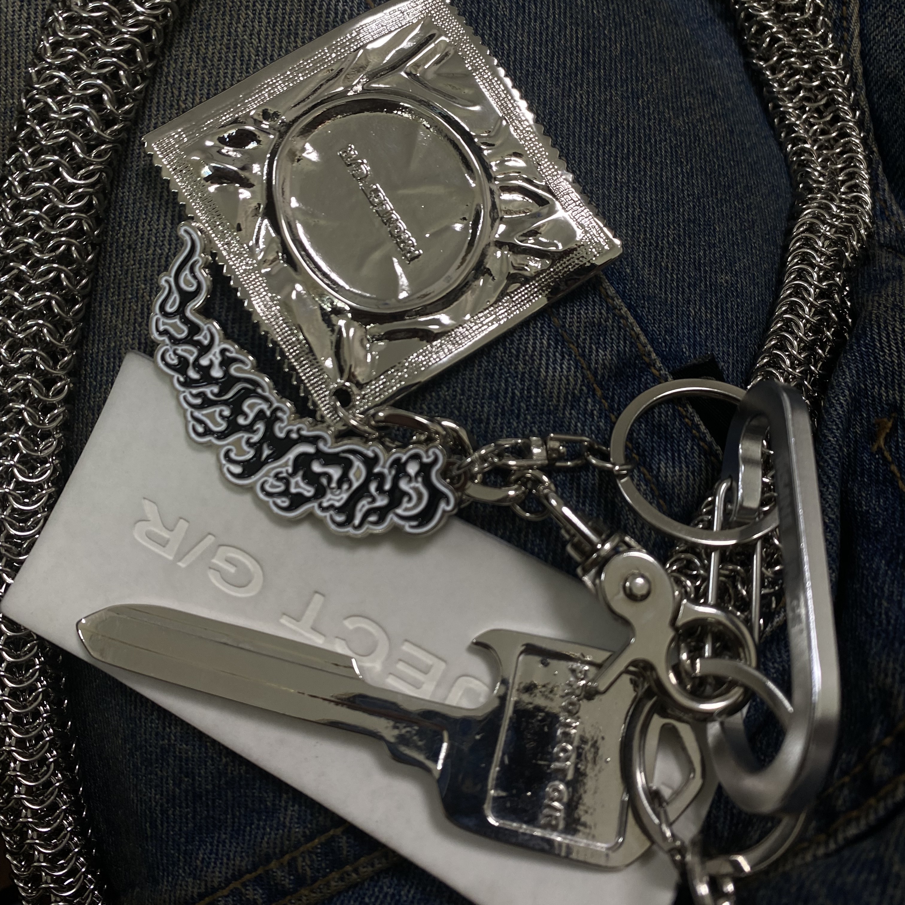 Project G/R Factory Keychain Silver 착용 스타일