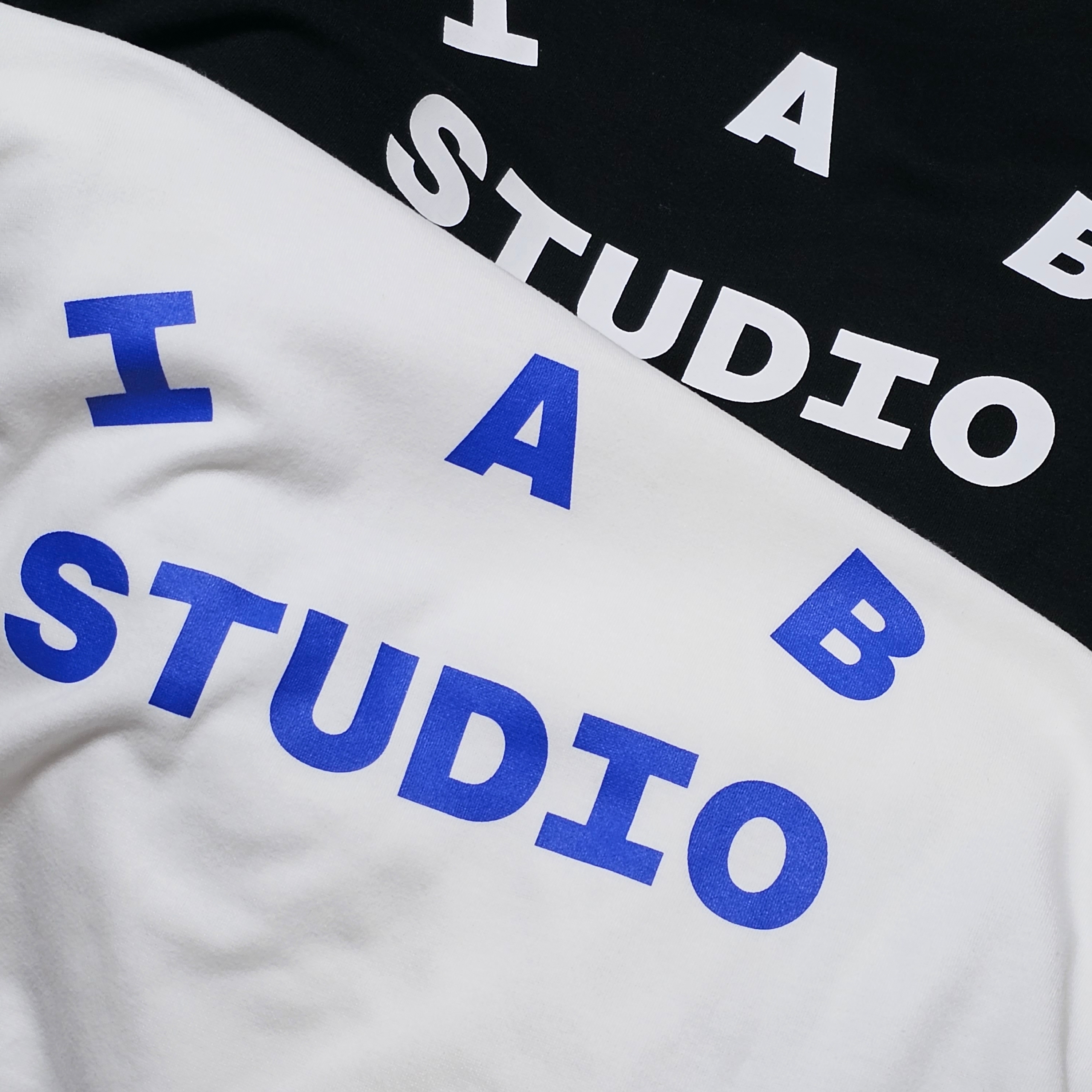IAB Studio 10th Anniversary T-Shirts Pack White & Black (2 Pack) 착용 스타일