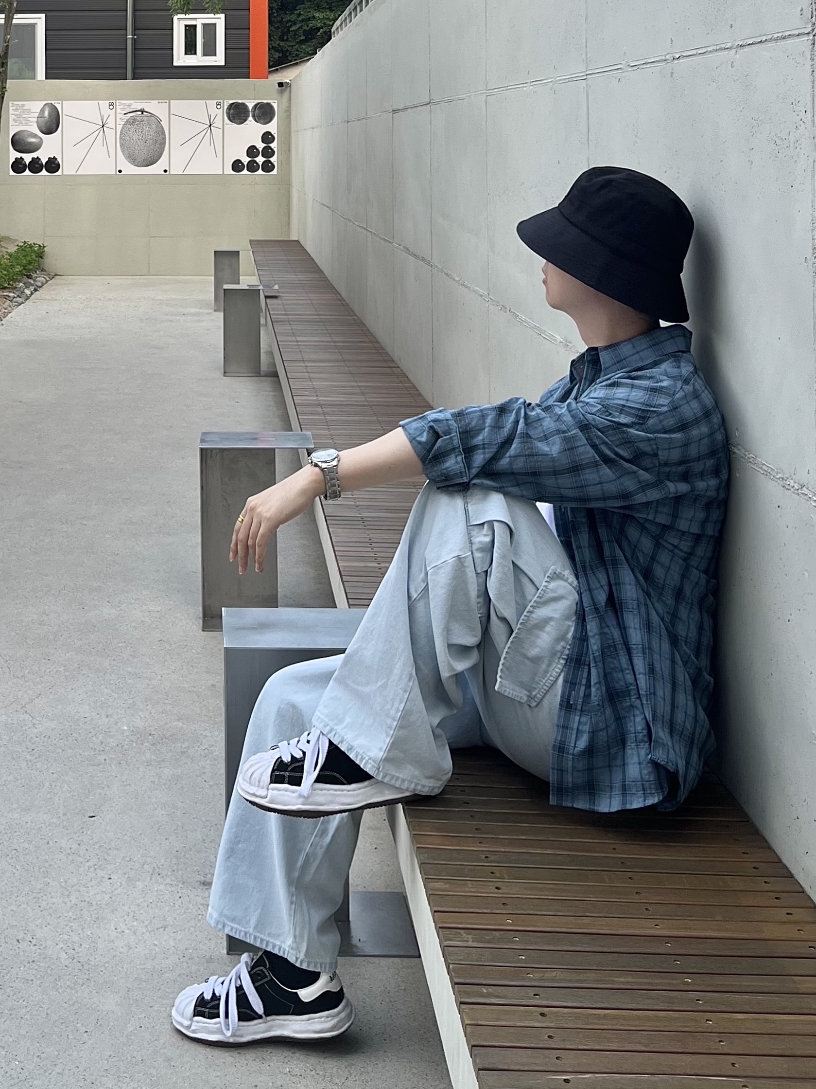 Maison Mihara Yasuhiro Blakey OG Sole Canvas Low-top Sneakers Black White 착용 스타일 - 1