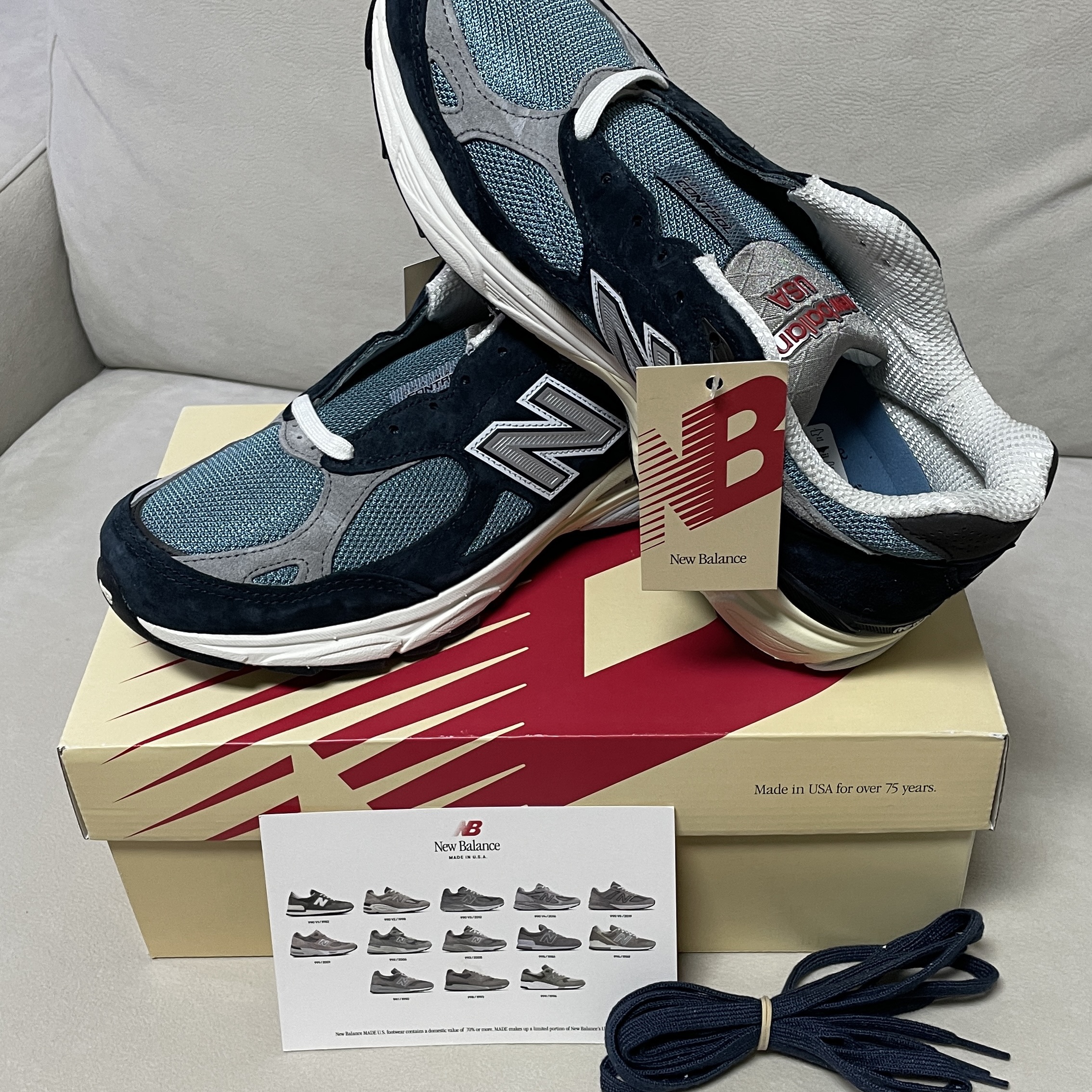 New Balance 990v3 Made in USA Navy Spring Tide 착용 스타일 - 3