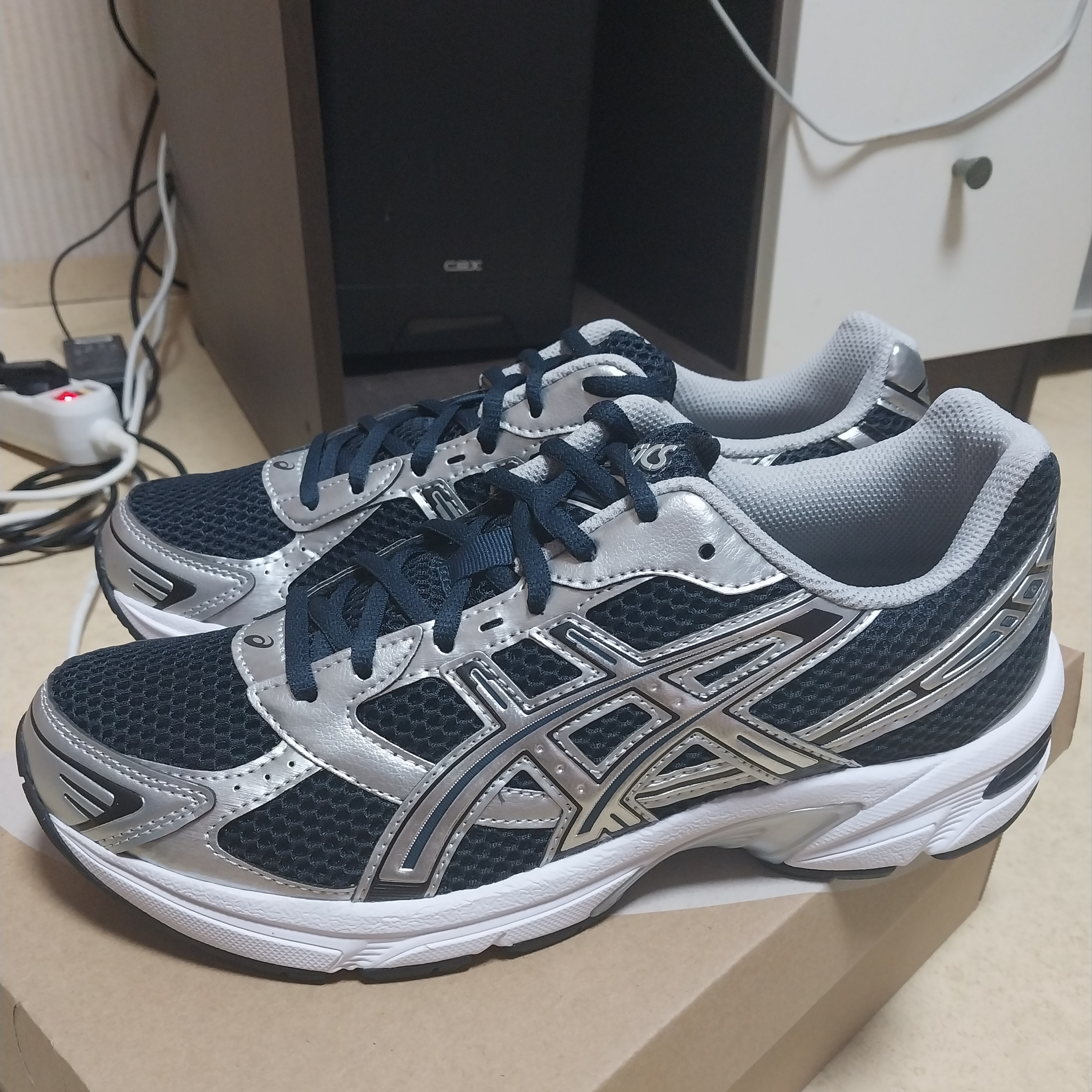 Asics Gel-1130 French Blue Pure Silver 착용 스타일