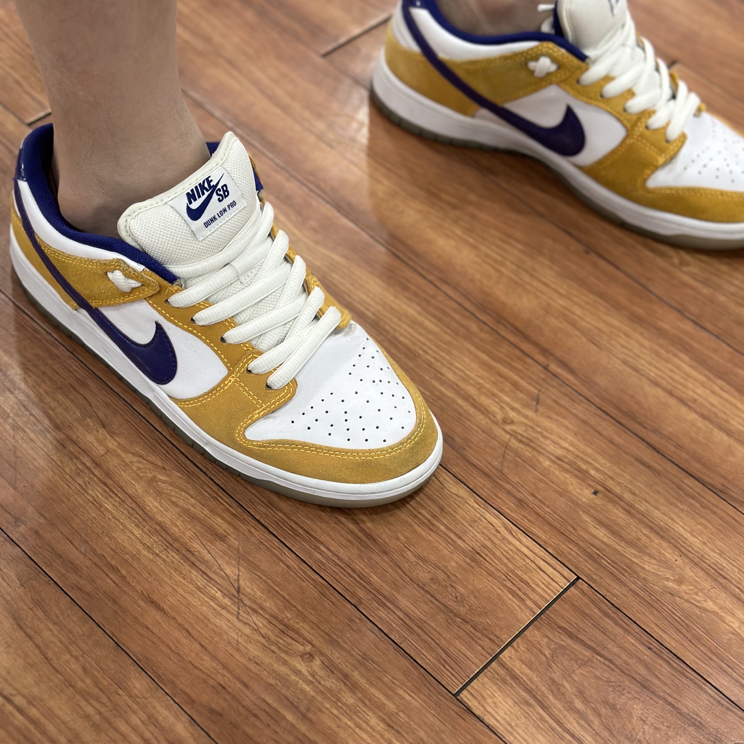 Nike SB Dunk Low Laser Orange 착용 스타일 - 3