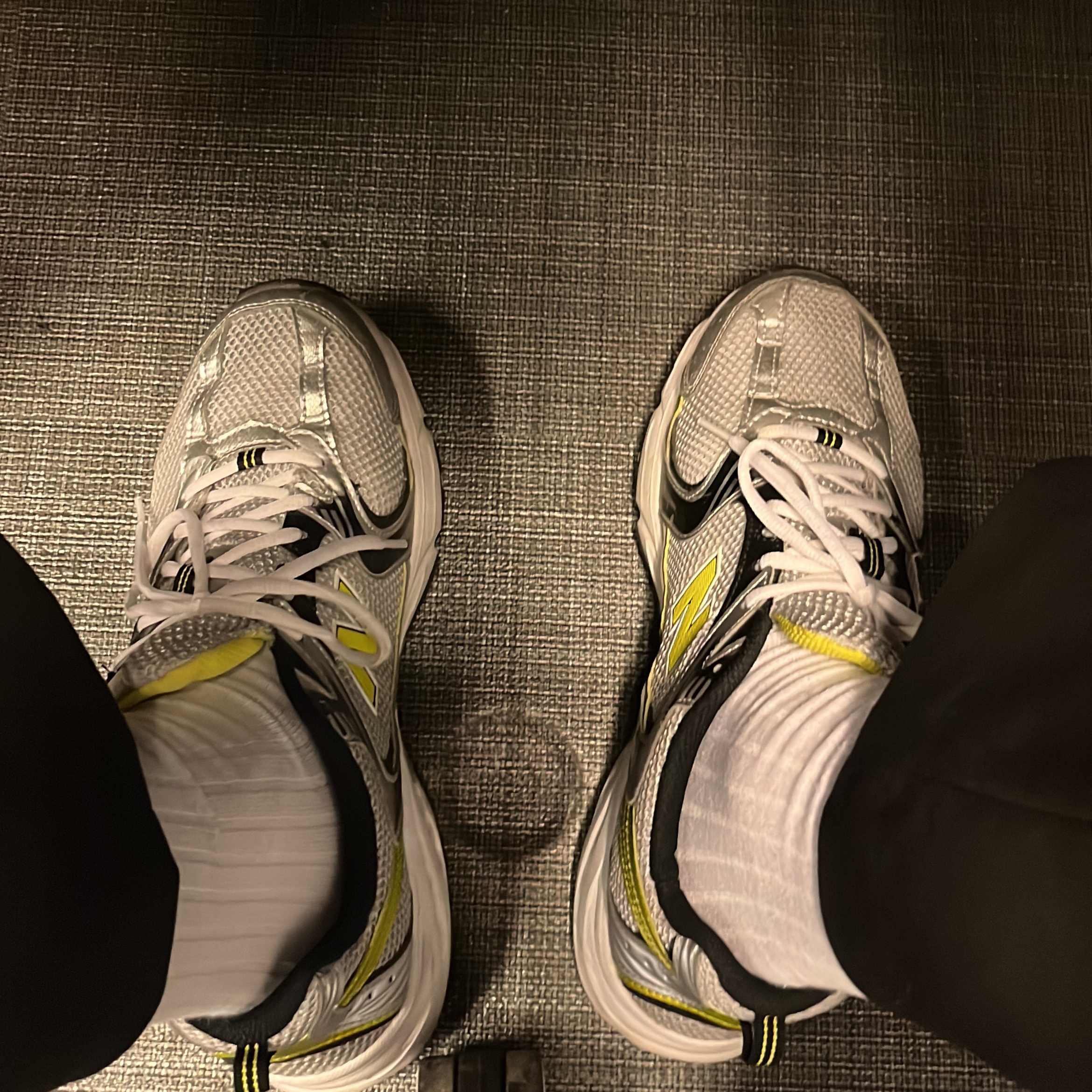 New Balance 530 Silver 착용 스타일