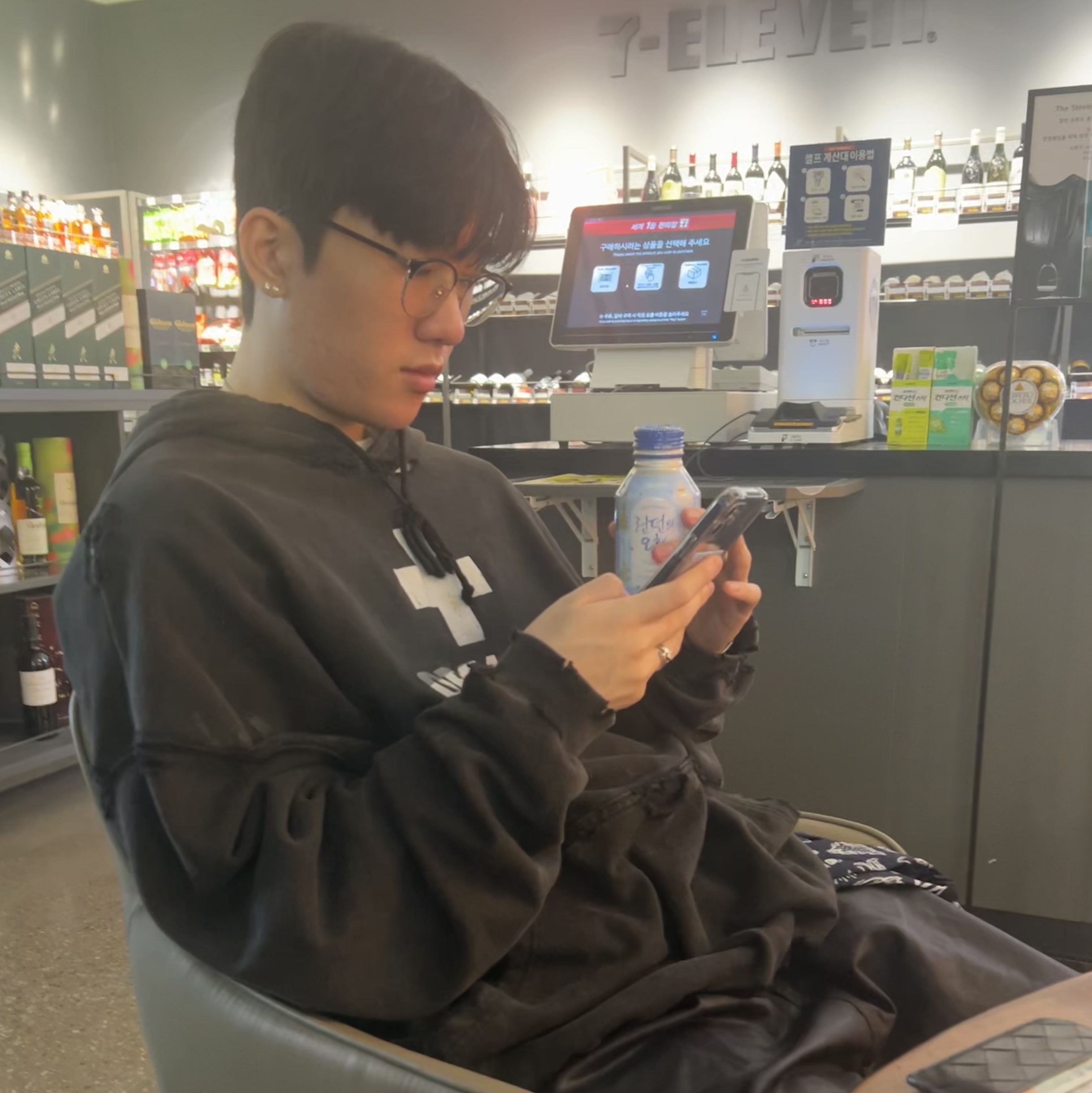 Project G/R Verified Orgasm Donor Hoodie Dirty Black, Bottega Veneta Credit Card Case Black 착용 스타일