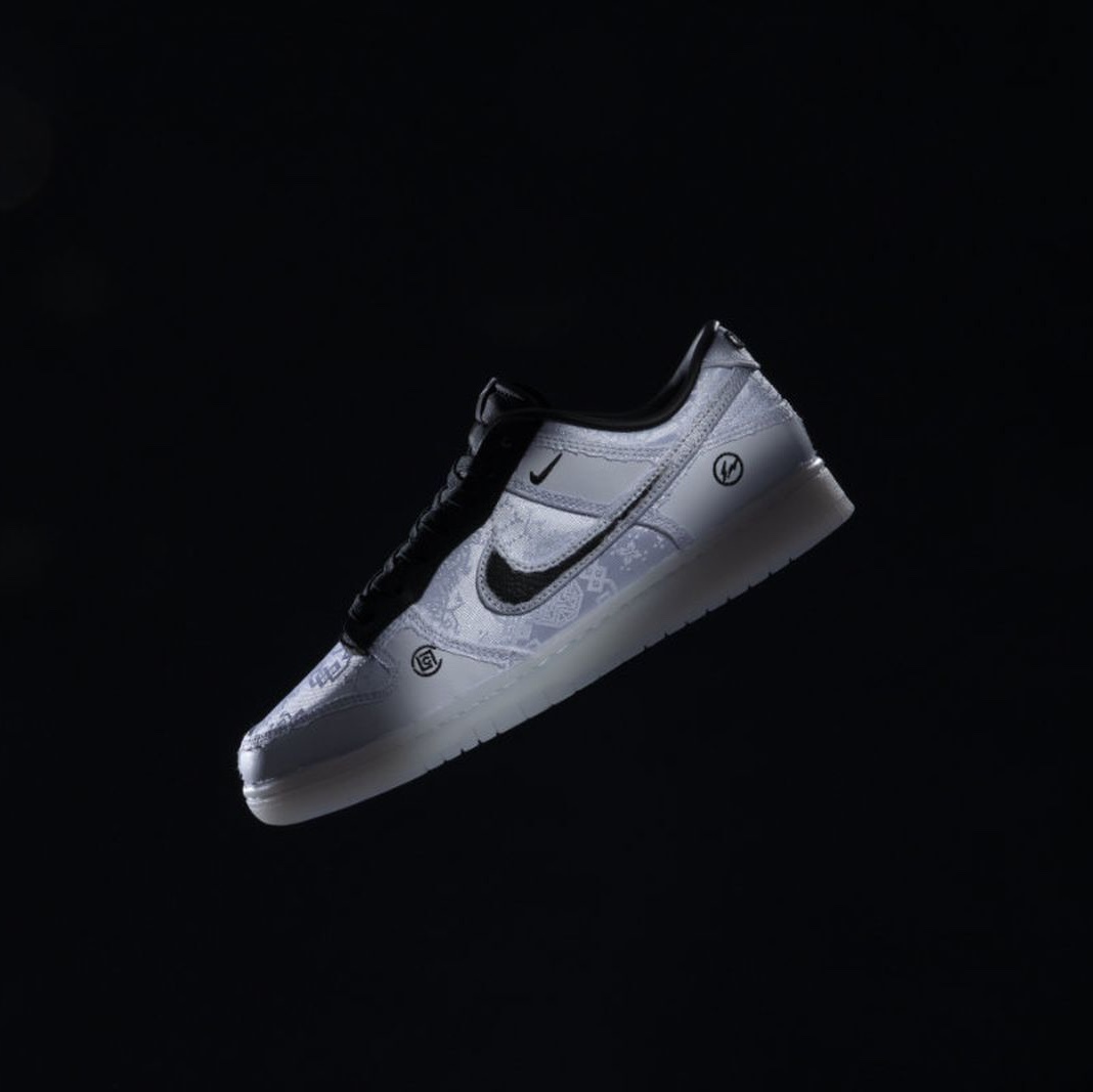 Nike x Clot x Fragment Dunk Low Black and White 착용 스타일 - 5