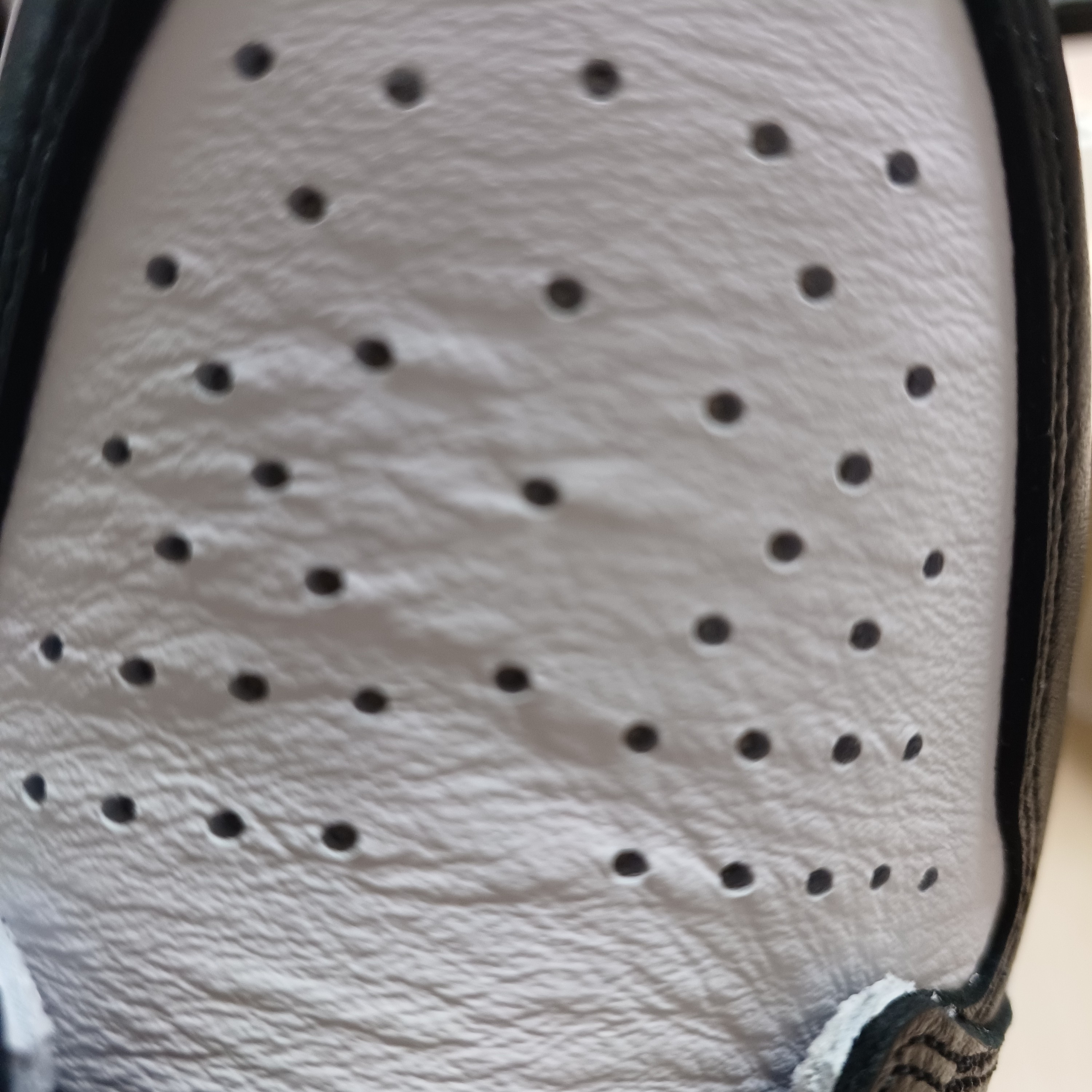 Jordan 1 Retro Low OG Black and Dark Powder Blue 착용 스타일 - 2