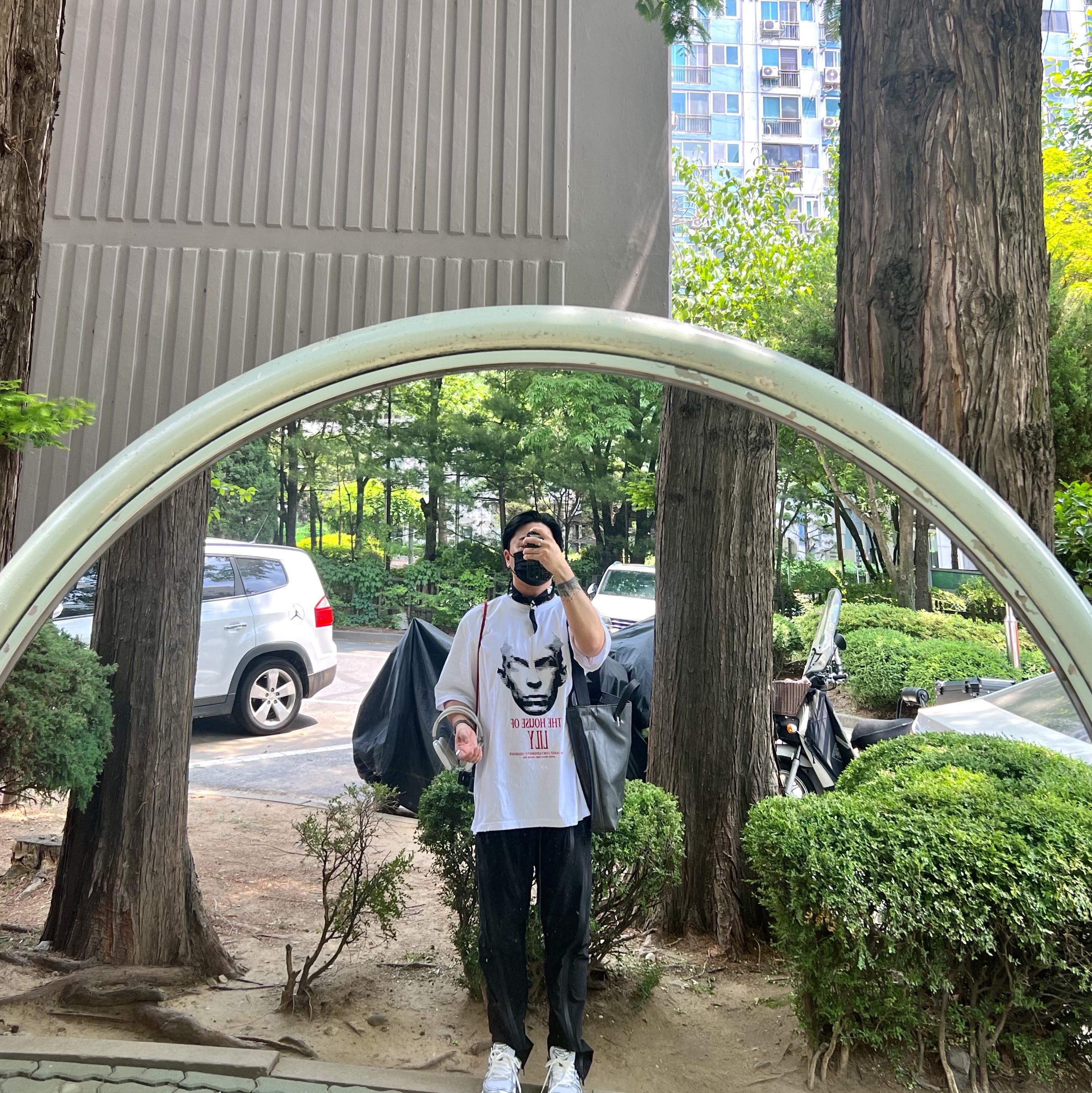 Asics x JJJJound Gel-Kayano 14 Silver Black, Undermycar House of Lily Graphic T-Shirt White - 23SS 착용 스타일