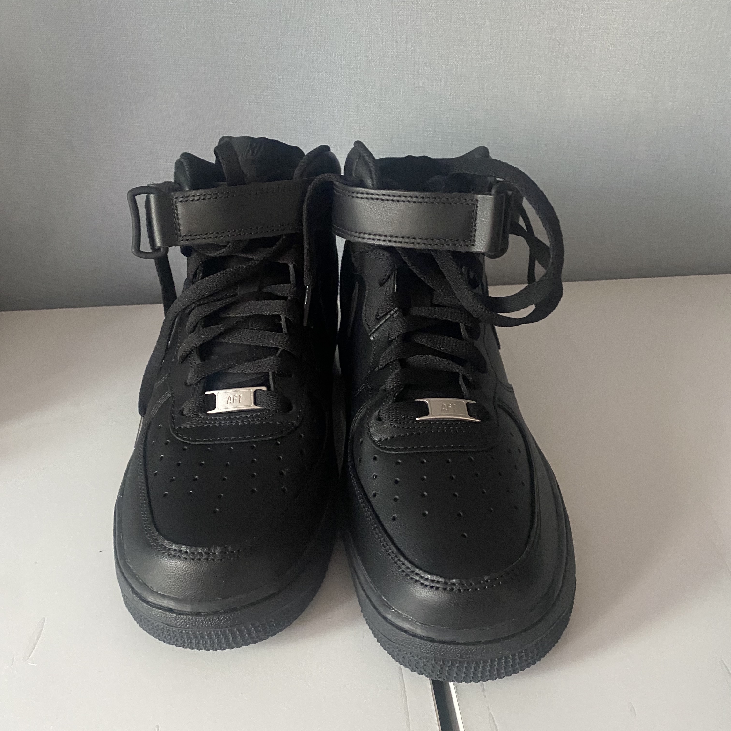 Nike Air Force 1 Mid '07 Black 착용 스타일 - 2