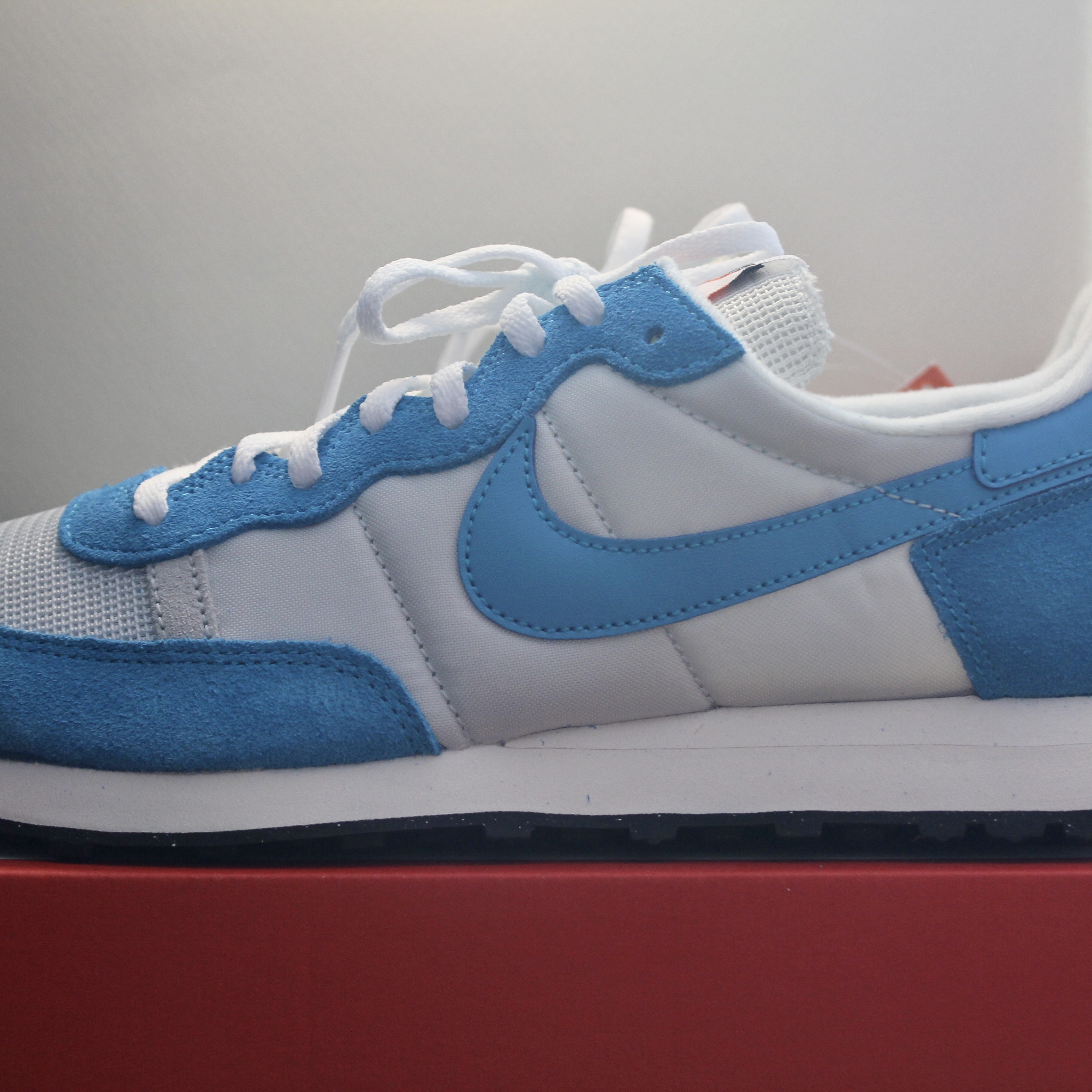 Nike Challenger OG Laser Blue 착용 스타일 - 2
