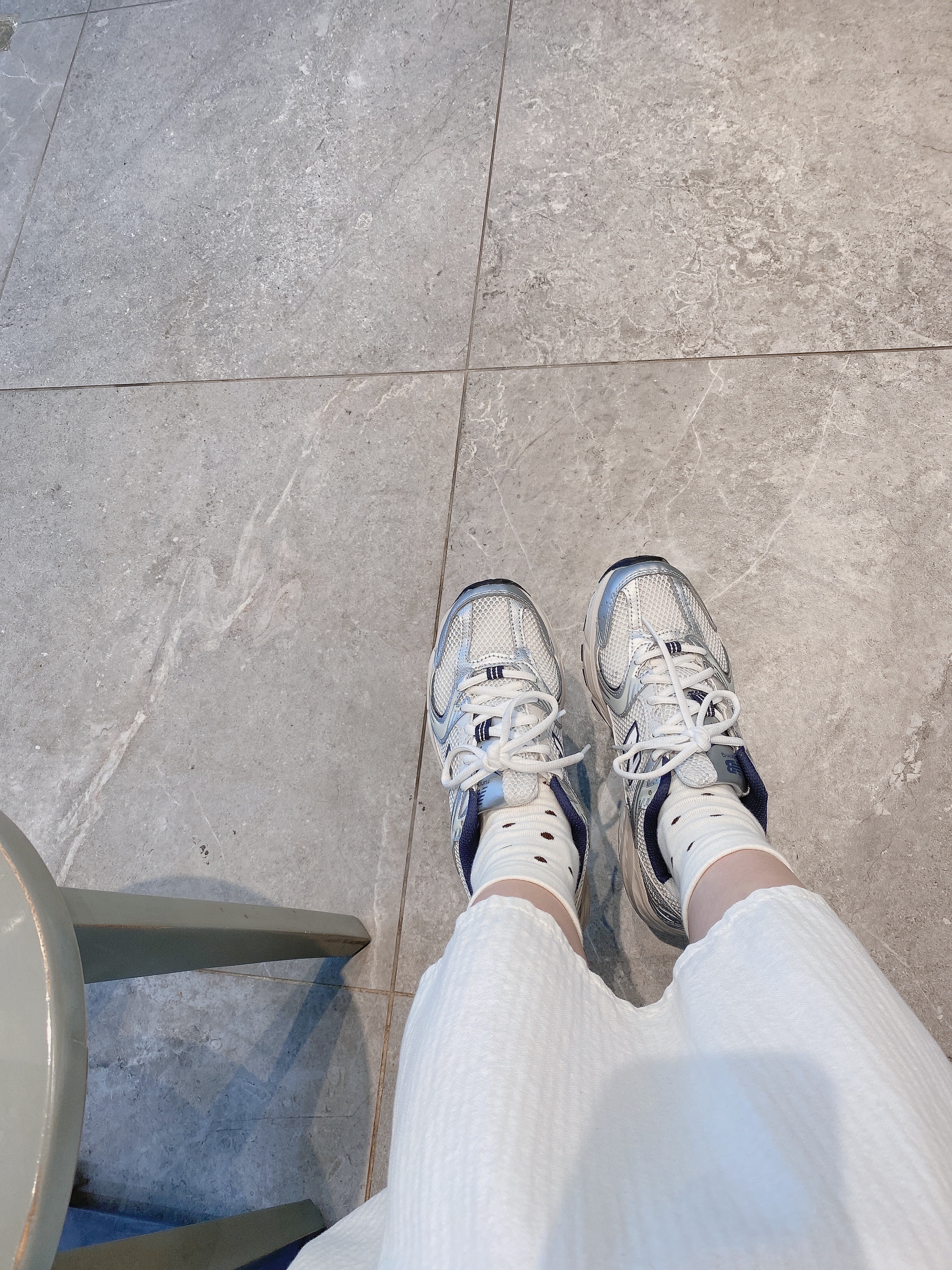 New Balance 530 Steel Grey 착용 스타일