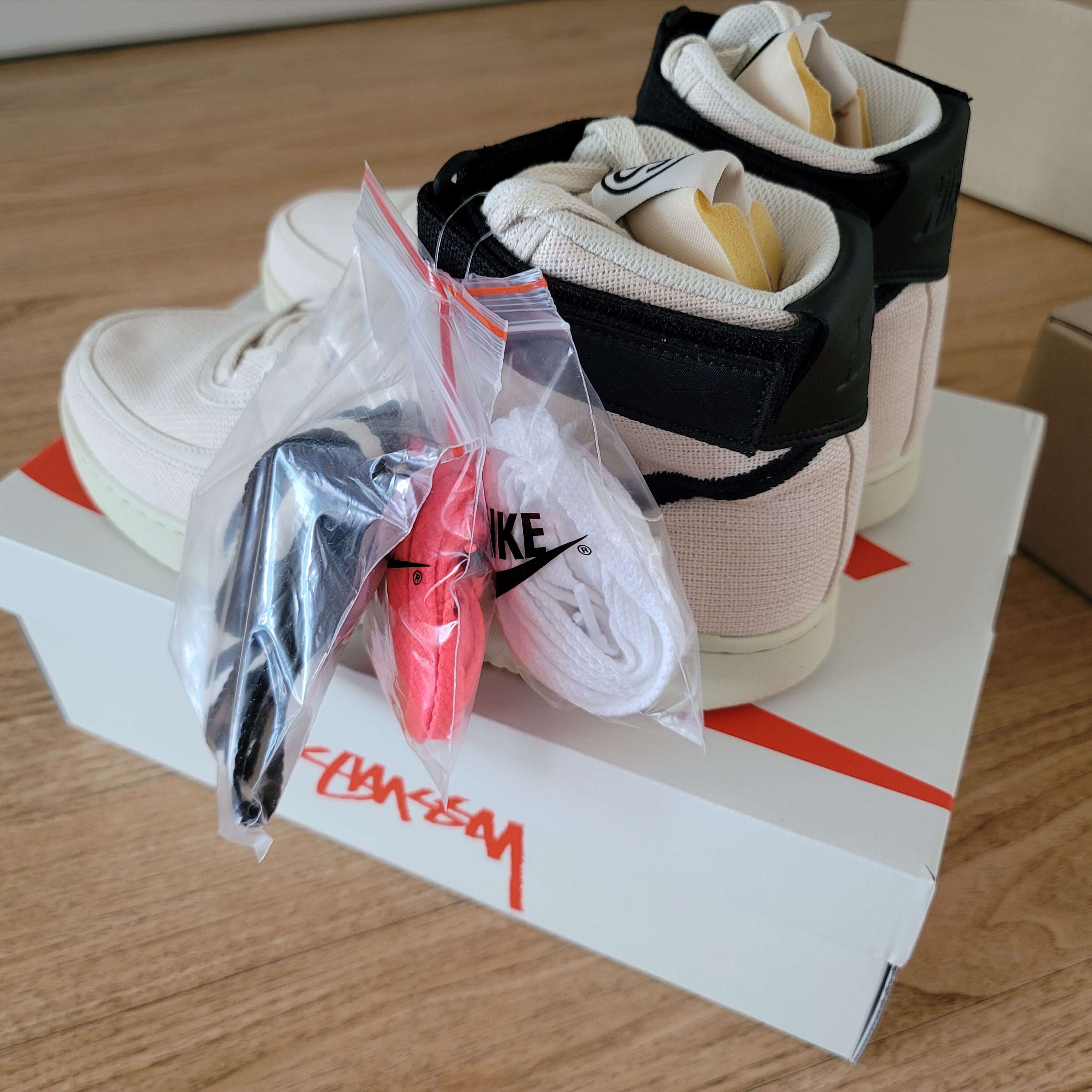 Nike x Stussy Vandal High Fossil 착용 스타일 - 3