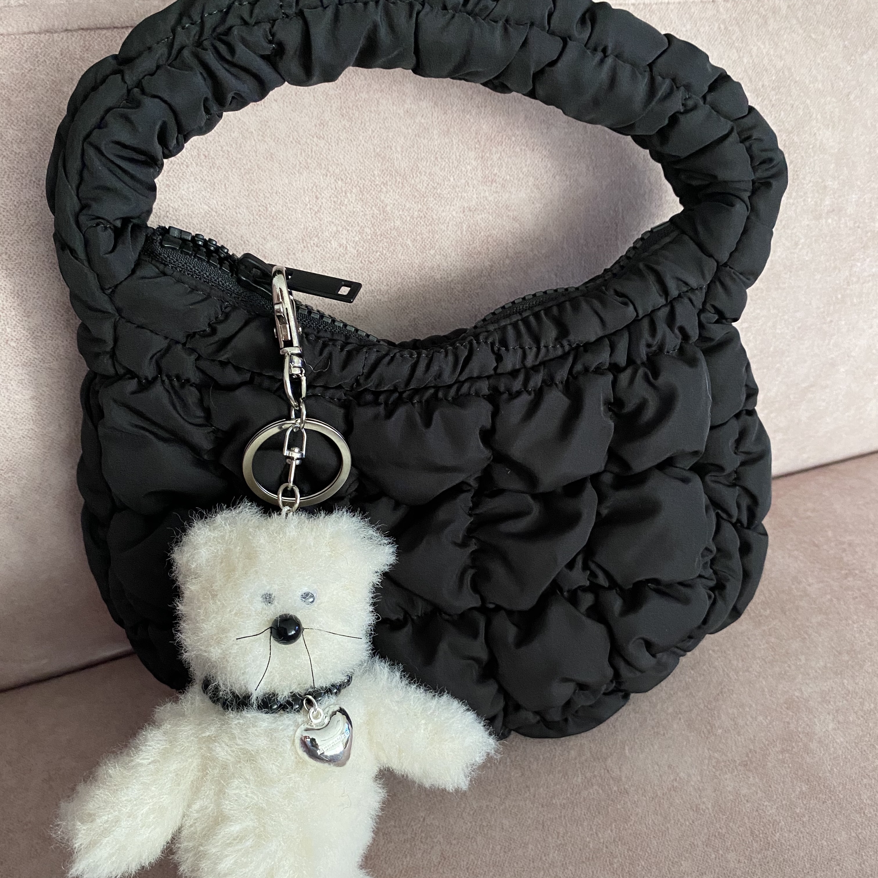 COS Quilted Micro Bag Black 착용 스타일