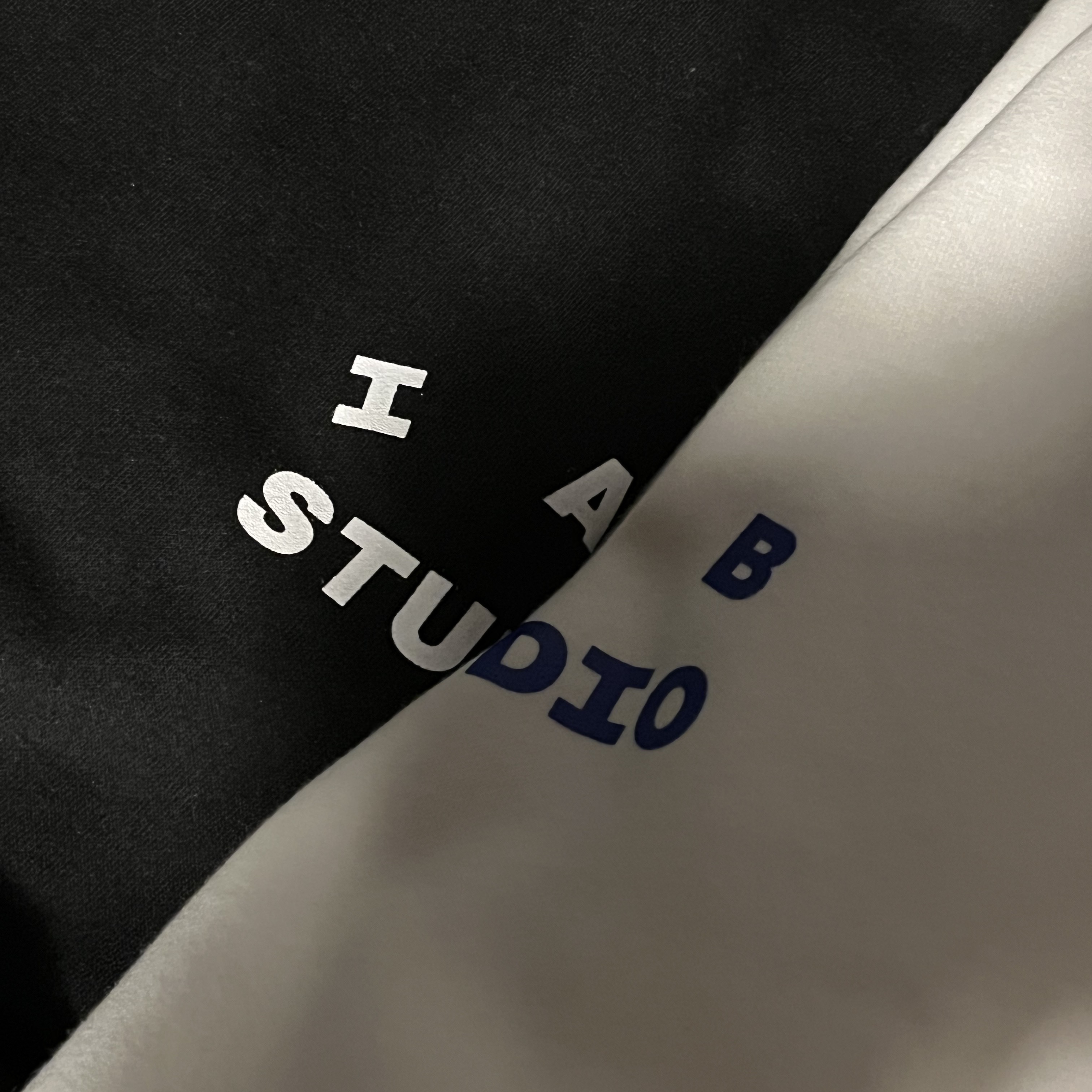 IAB Studio 10th Anniversary T-Shirts Pack White & Black (2 Pack), IAB Studio 10th Anniversary T-Shirt Black 착용 스타일 - 2