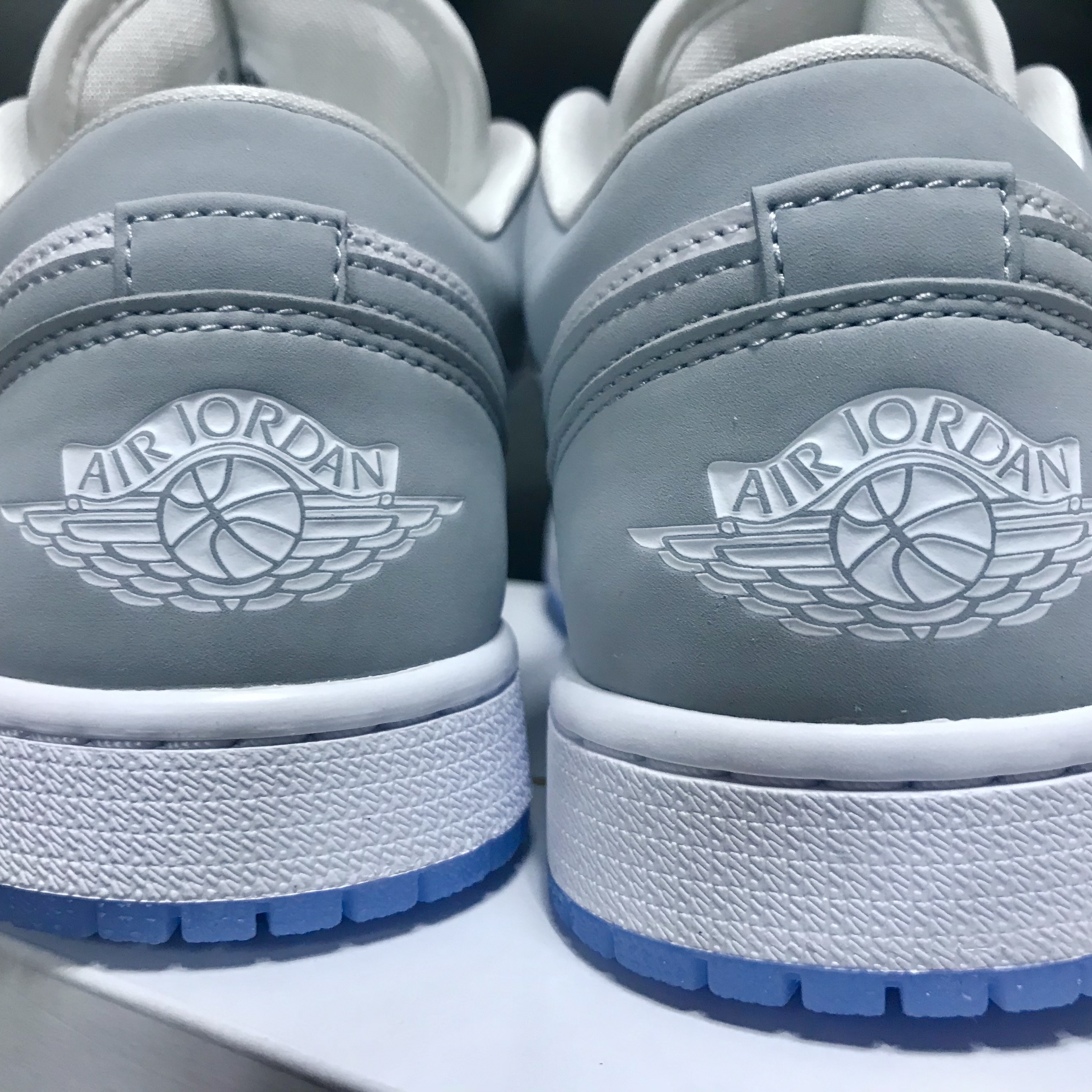 (W) Jordan 1 Low White Wolf Grey 착용 스타일 - 3