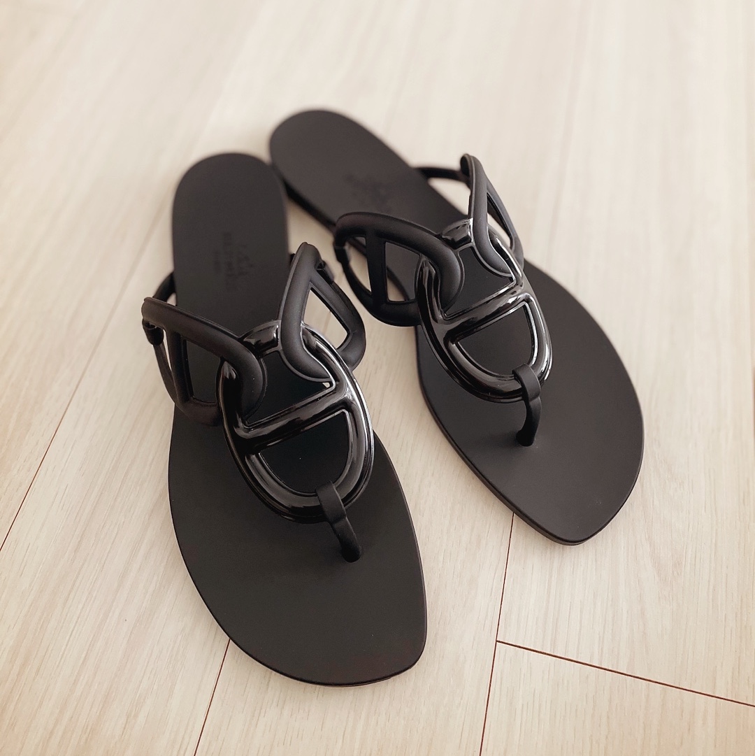 (W) Hermes Egerie Sandal Noir 착용 스타일