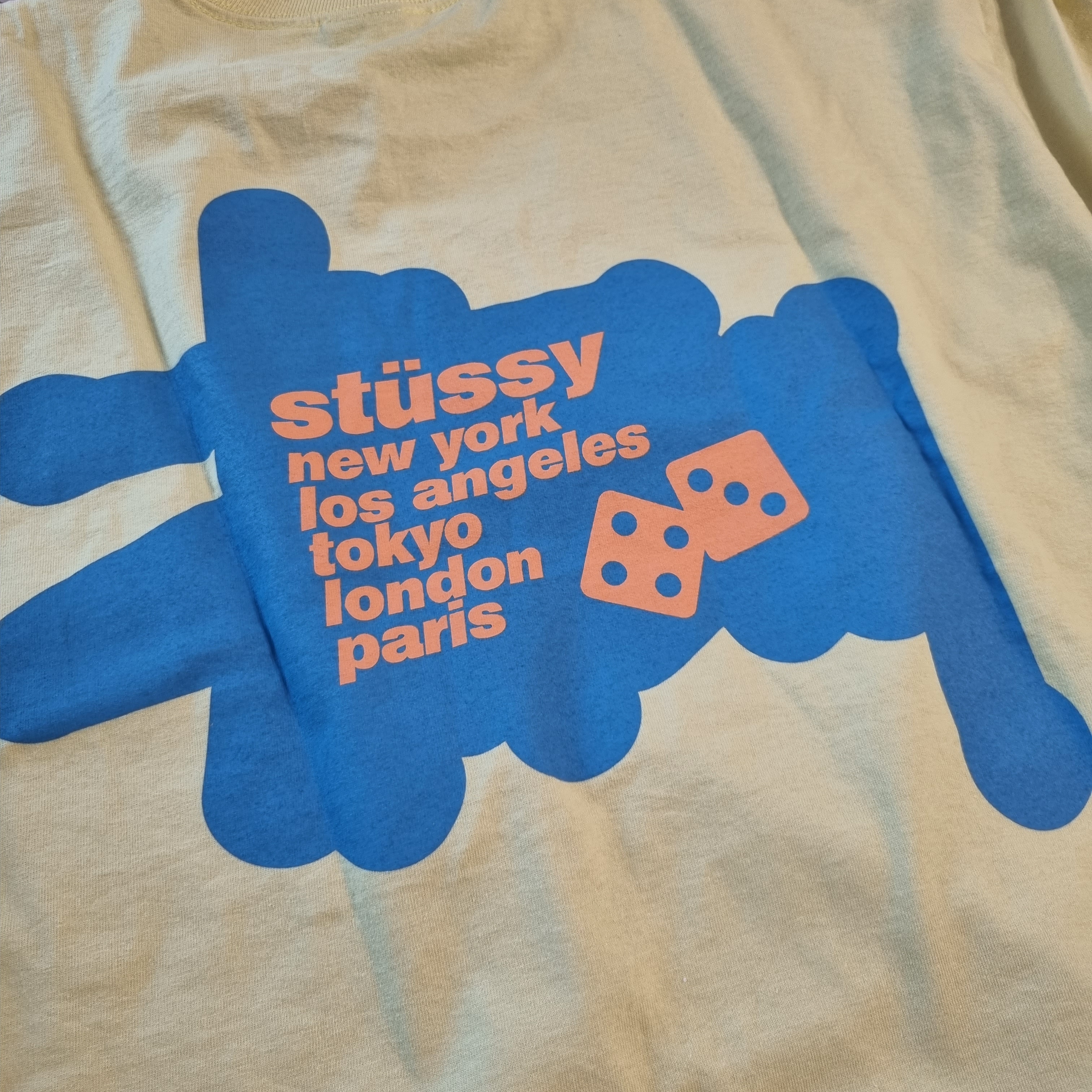 Stussy Silhouette T-Shirt Yellow 착용 스타일 - 1