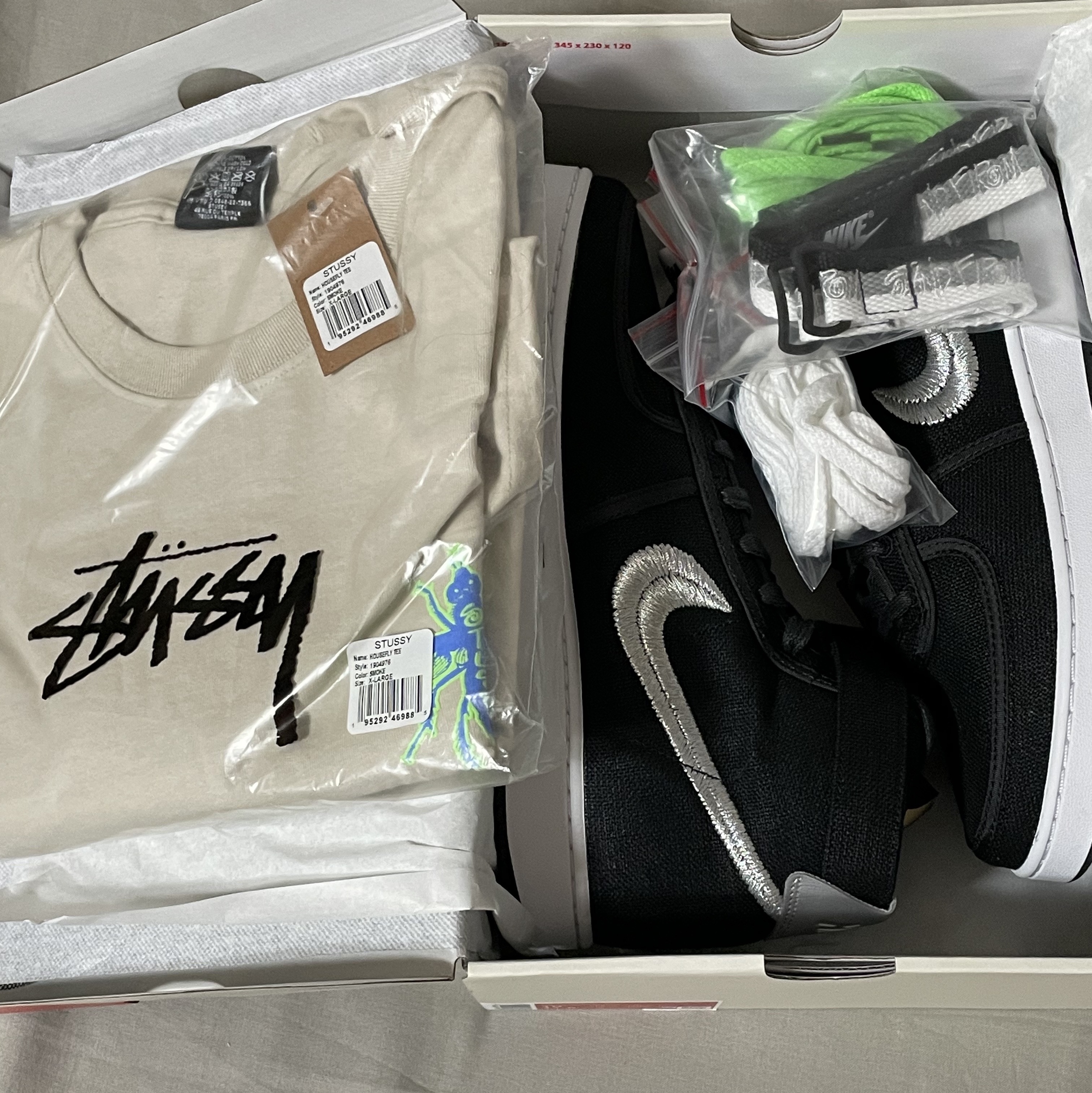 Stussy Housefly T-Shirt Smoke, Nike x Stussy Vandal High Black 착용 스타일