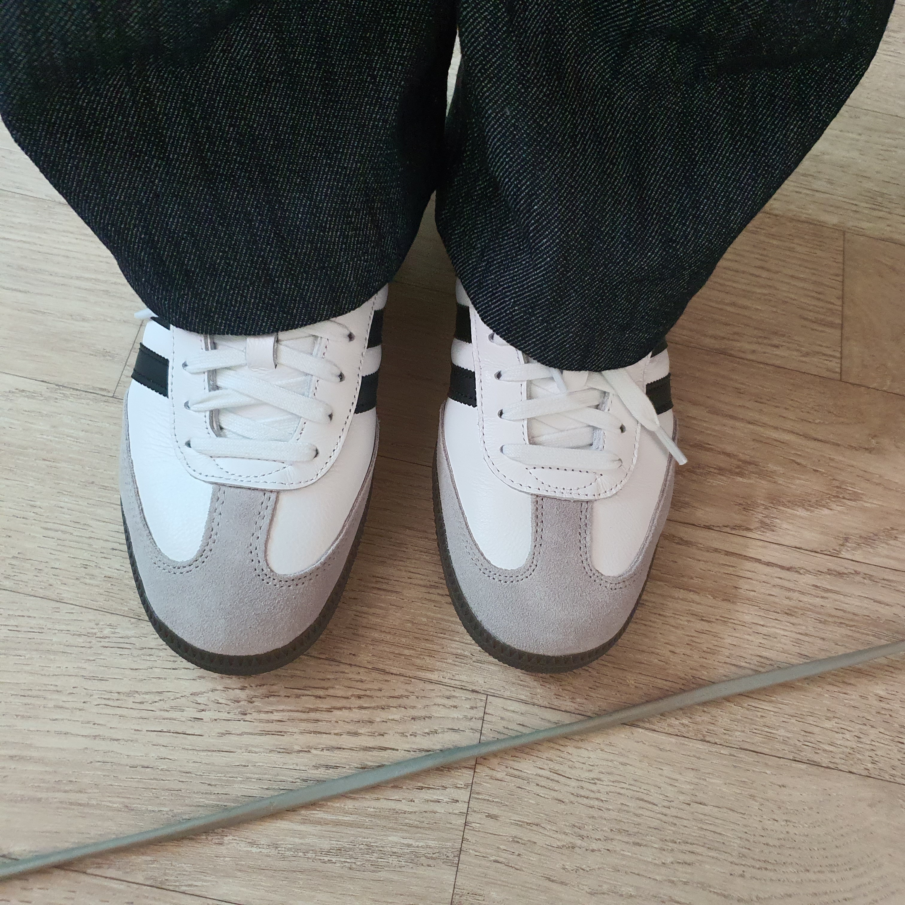 Adidas Samba OG Cloud White 착용 스타일 - 3