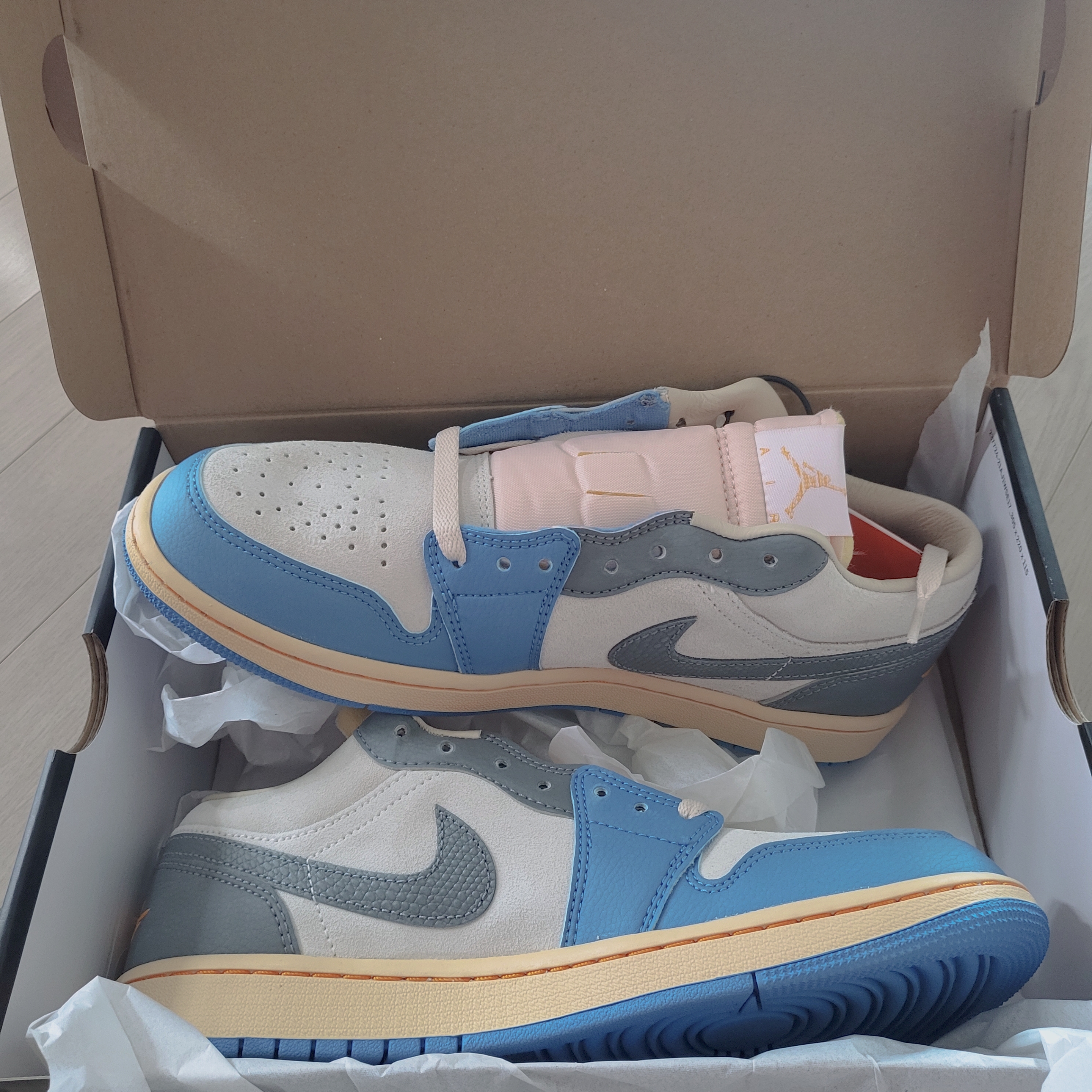 Jordan 1 Low SE Tokyo 96 착용 스타일
