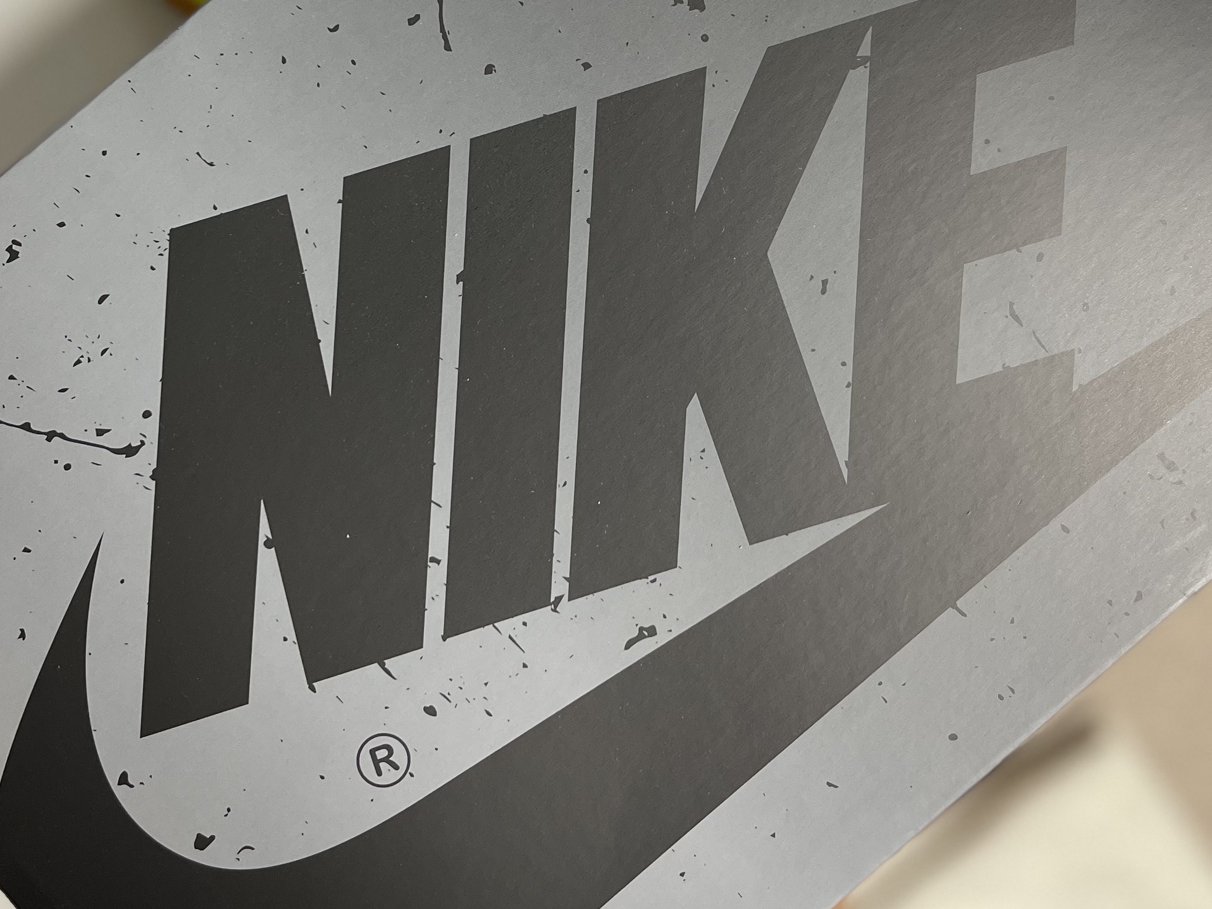 Jordan 1 Retro High OG Black and Smoke Grey 착용 스타일 - 4