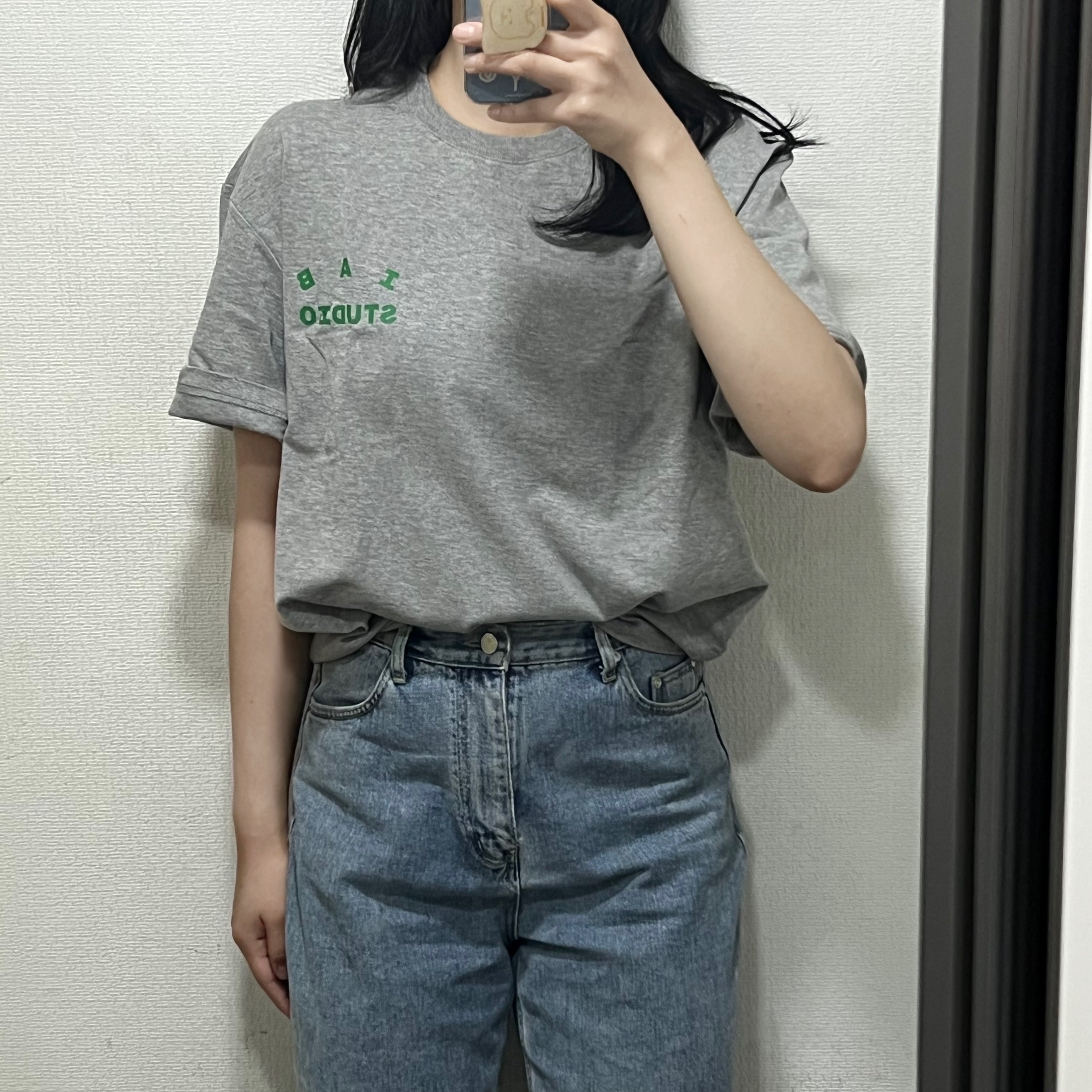 IAB Studio T-Shirt Gray Green - 22FW 착용 스타일 - 2