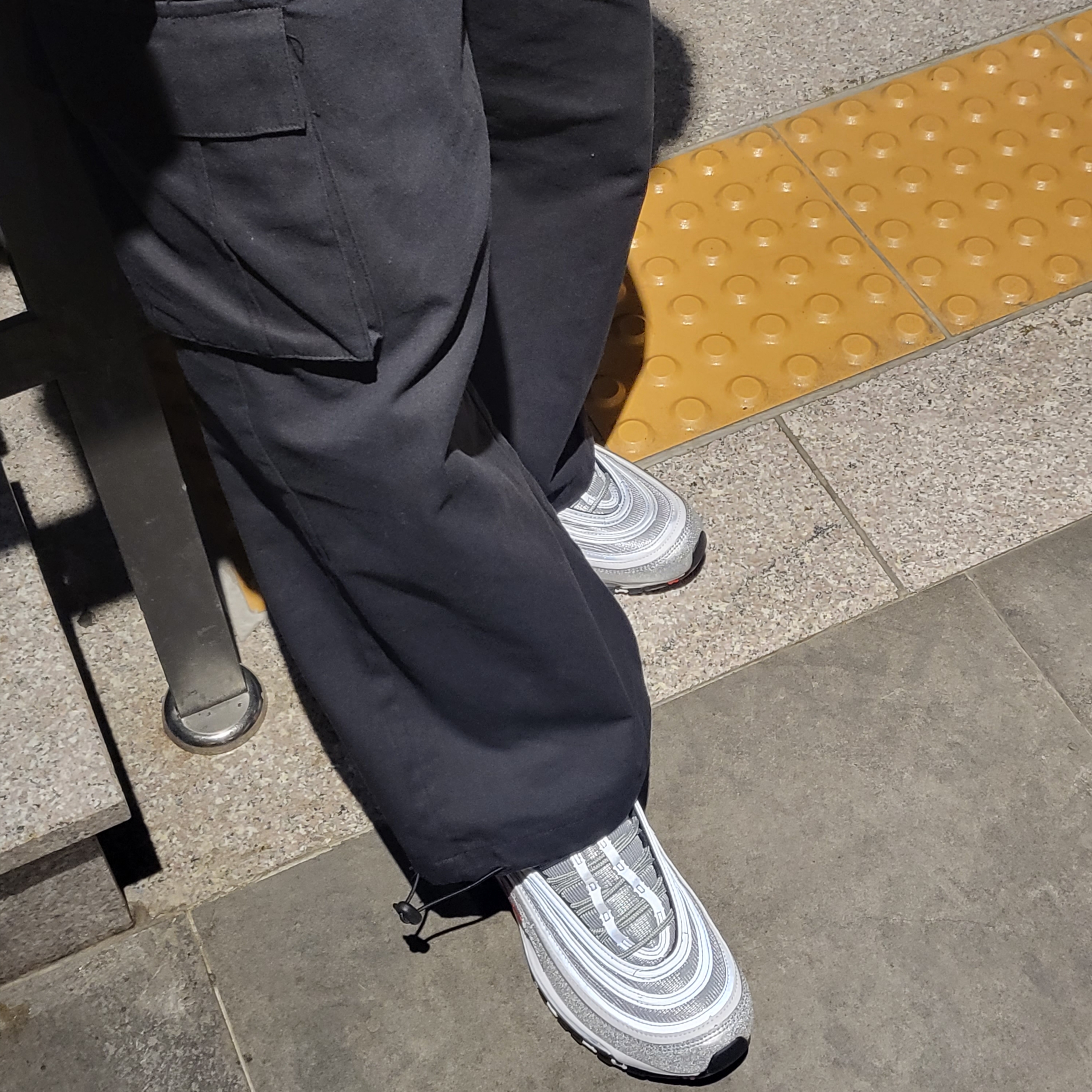 (GS) Nike Air Max 97 Silver Bullet 2022, Nike Air Max 97 OG Silver Bullet 2022 착용 스타일 - 2