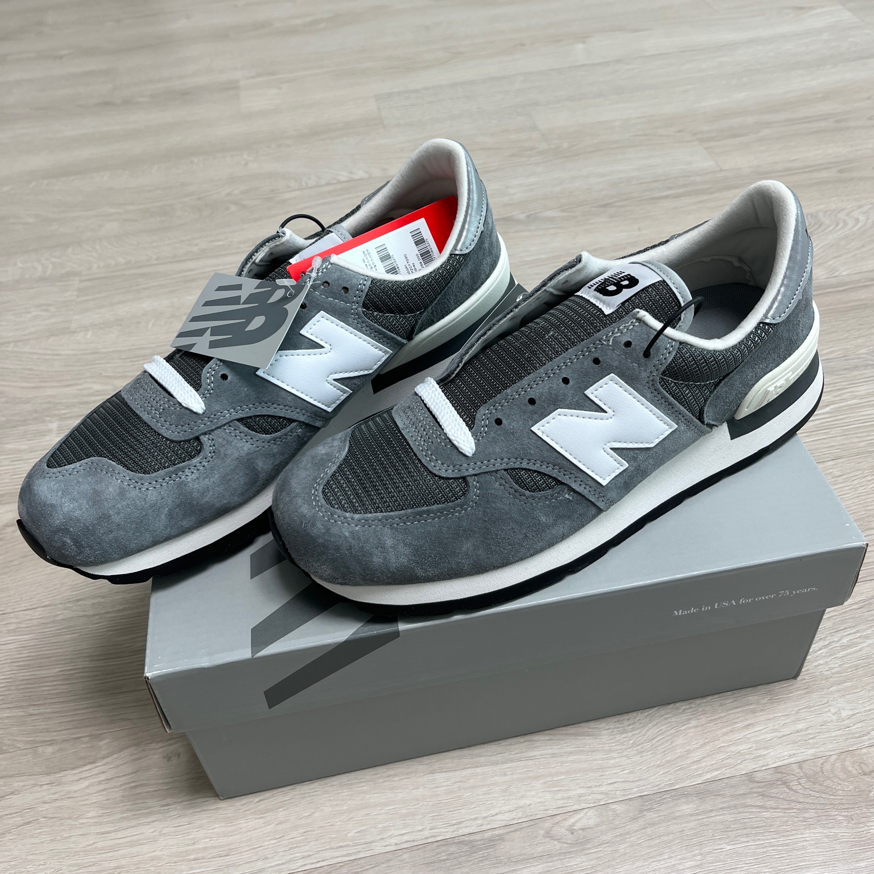 New Balance 990v1 Made in USA Grey White 착용 스타일