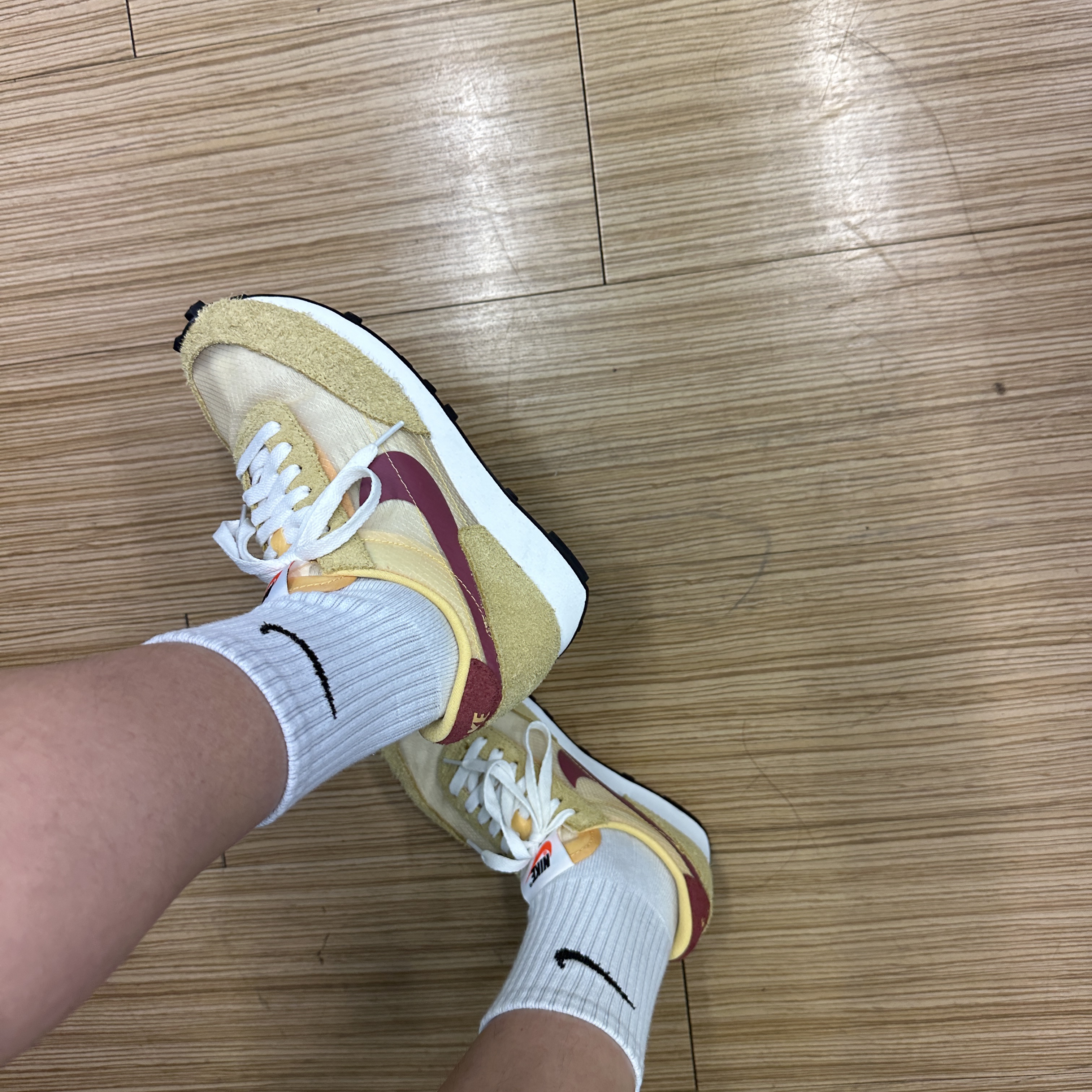 Nike Daybreak SP Topaz Gold 착용 스타일