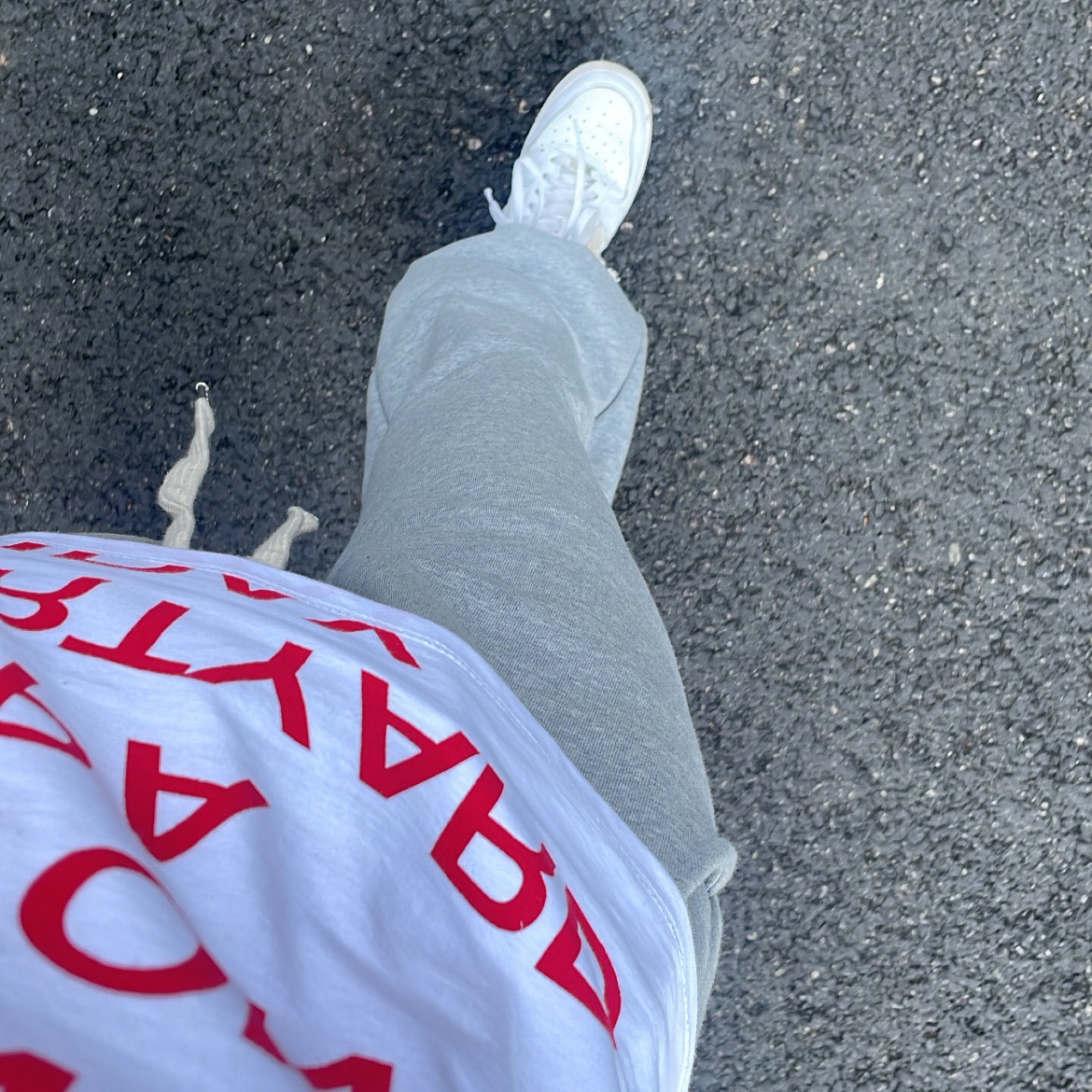[KREAM 단독] Safarispot Women 1/2 Highway Inn T-Shirt White Red 착용 스타일