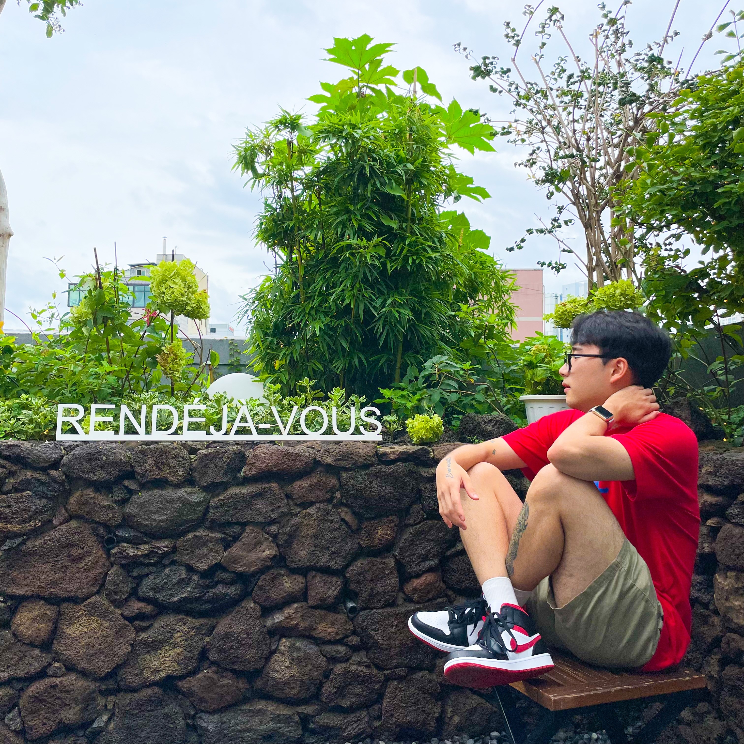 Jordan 1 Mid Gym Red Black White 착용 스타일