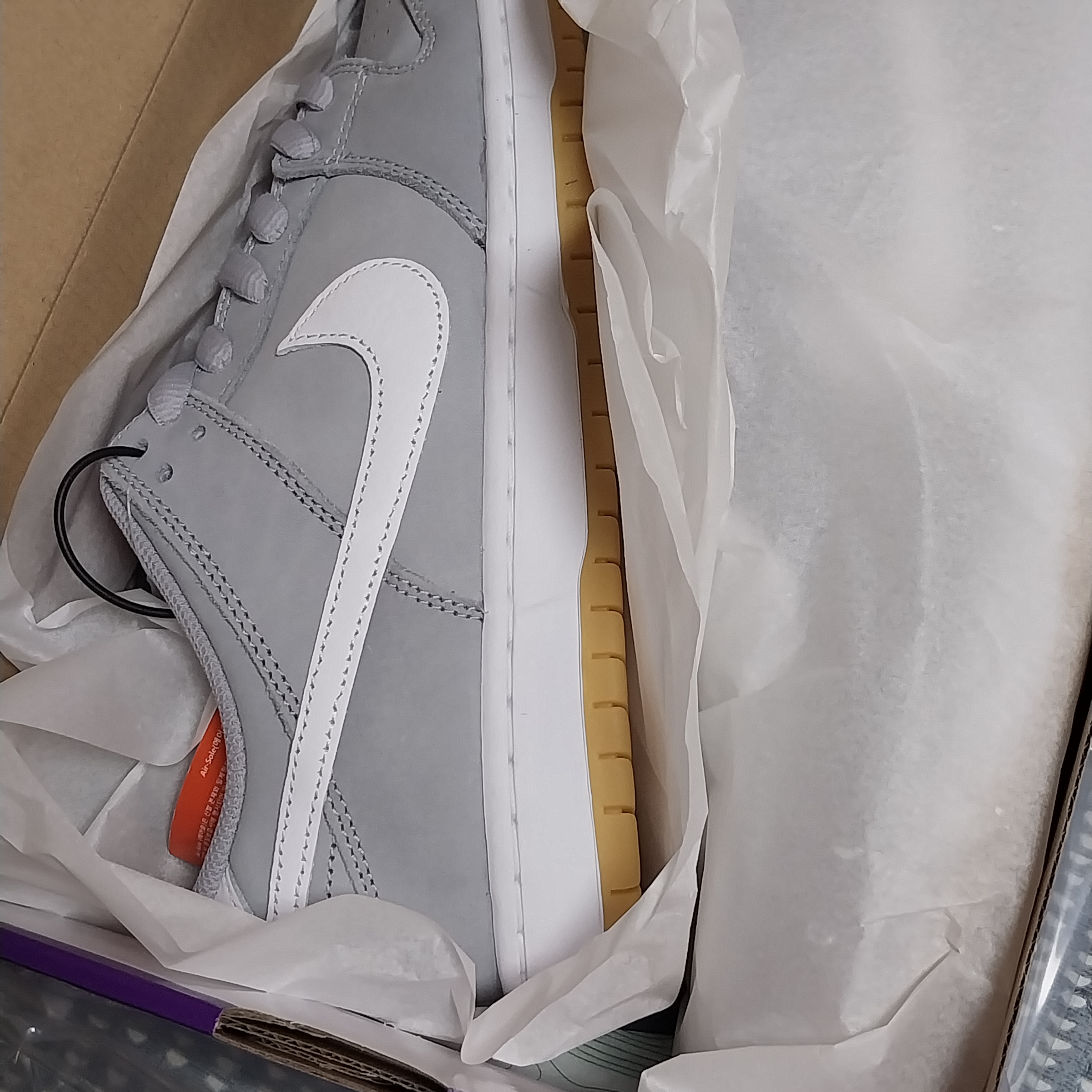Nike Dunk Low Pro SB Wolf Grey White 착용 스타일