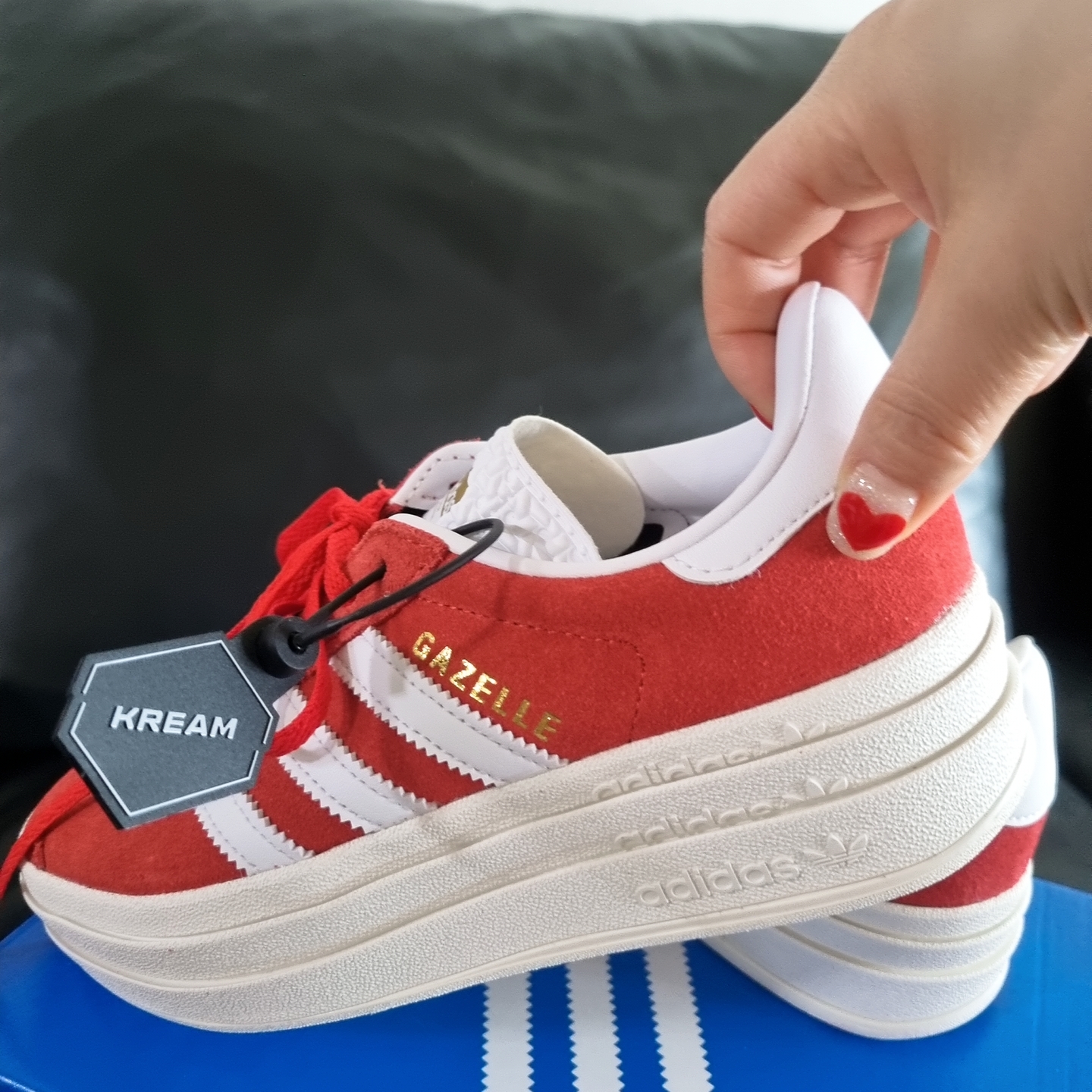 (W) Adidas Gazelle Bold Red White 착용 스타일 - 2