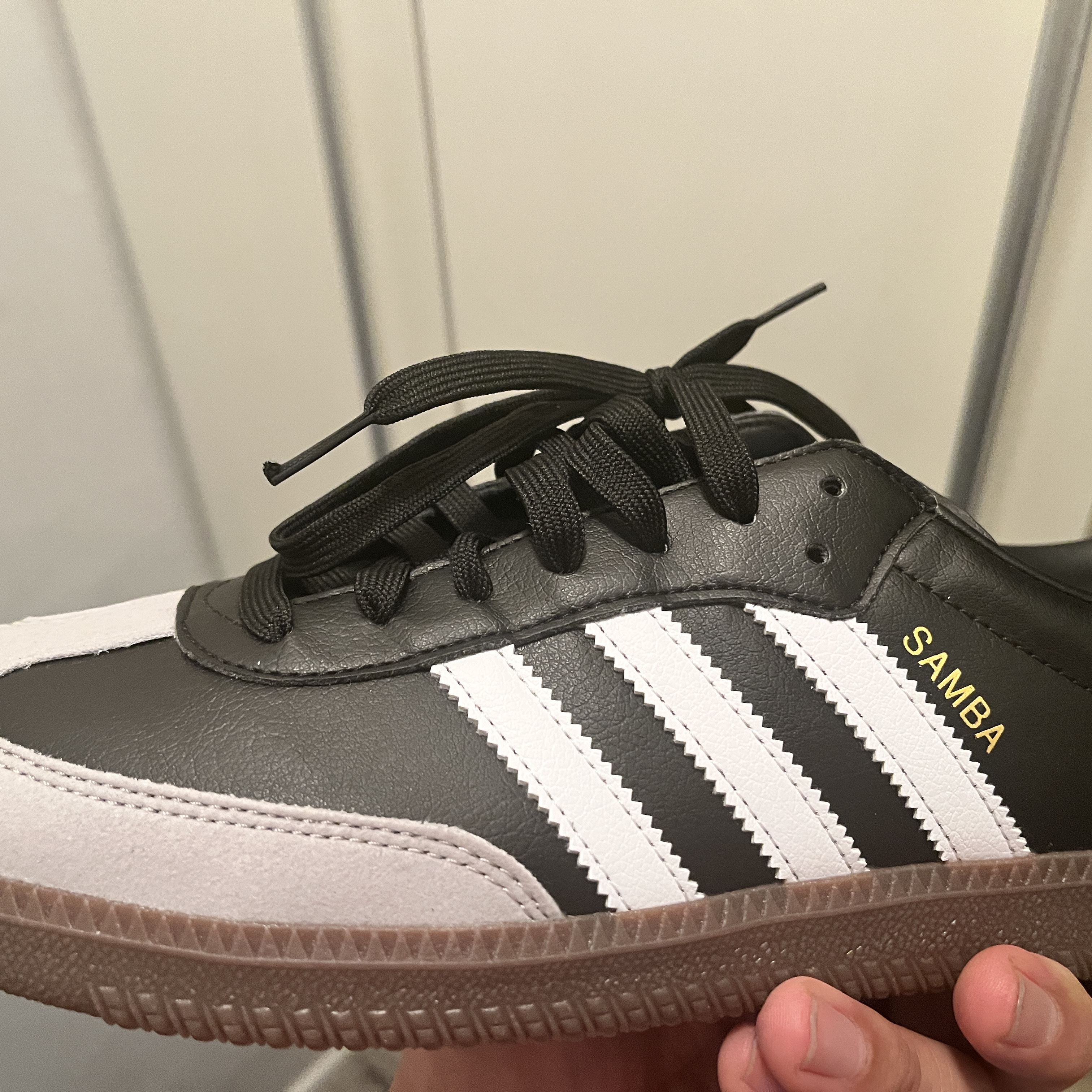 Adidas Samba Vegan Black White 착용 스타일 - 1