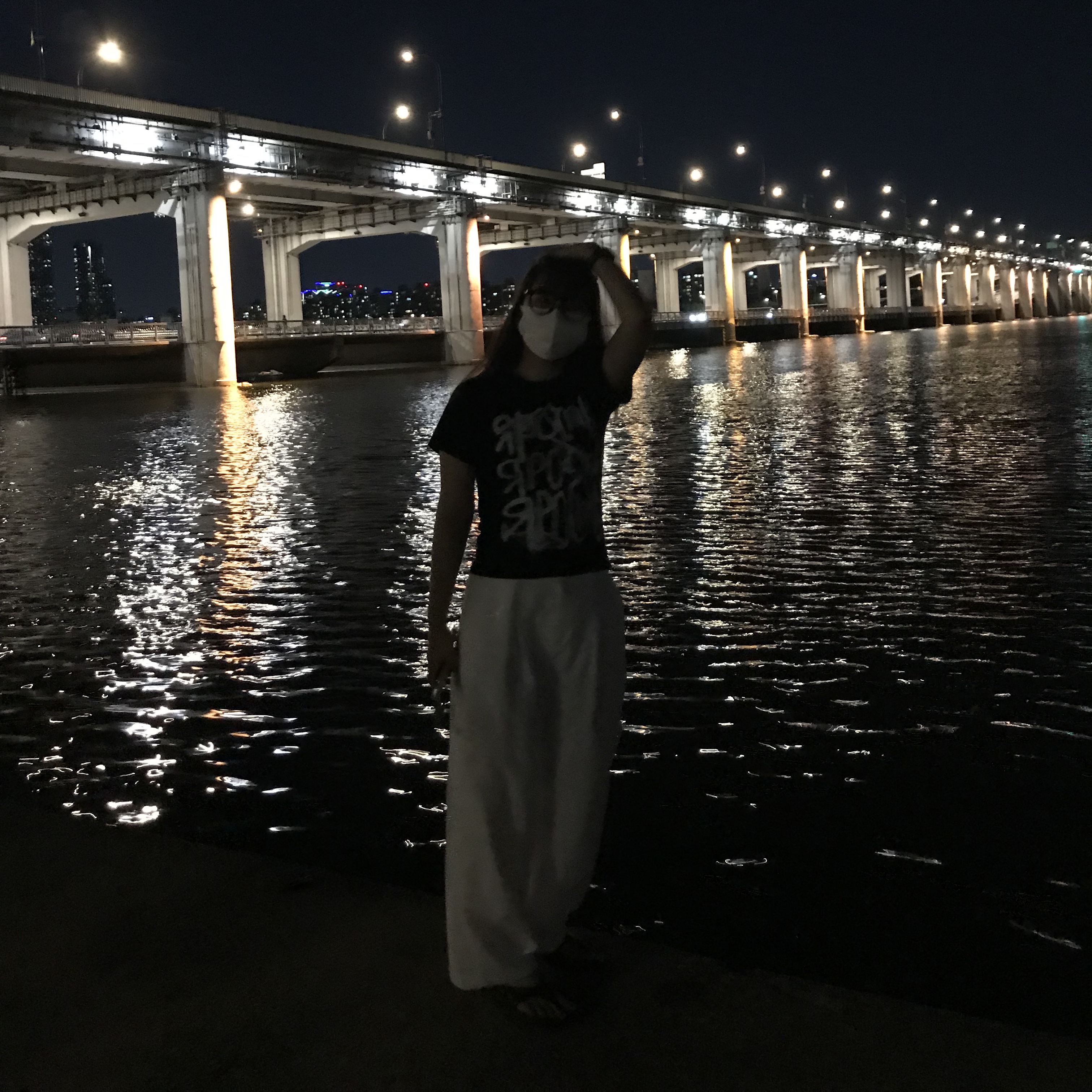 Oofos OOriginal Black 착용 스타일