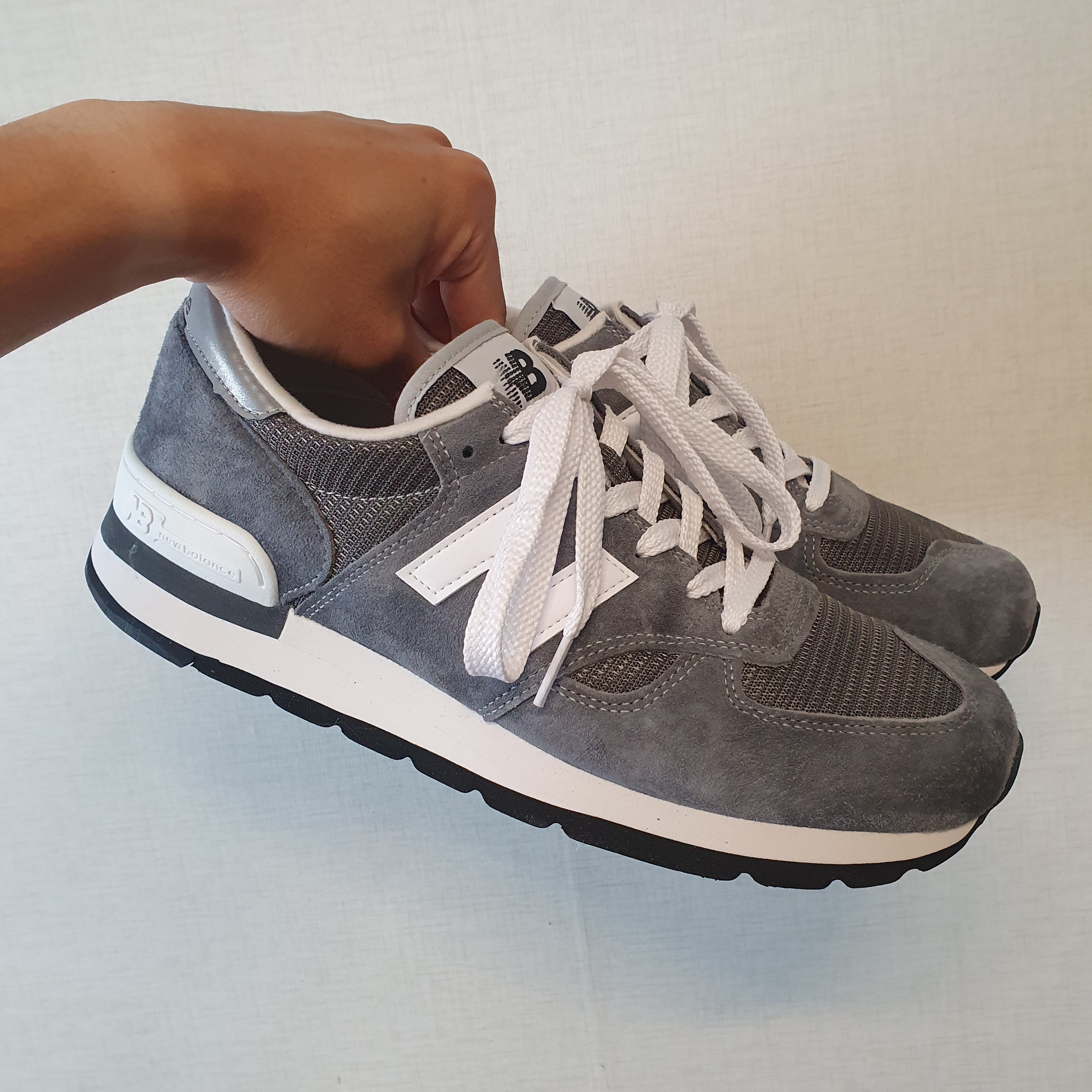 New Balance 990v1 Made in USA Grey White 착용 스타일