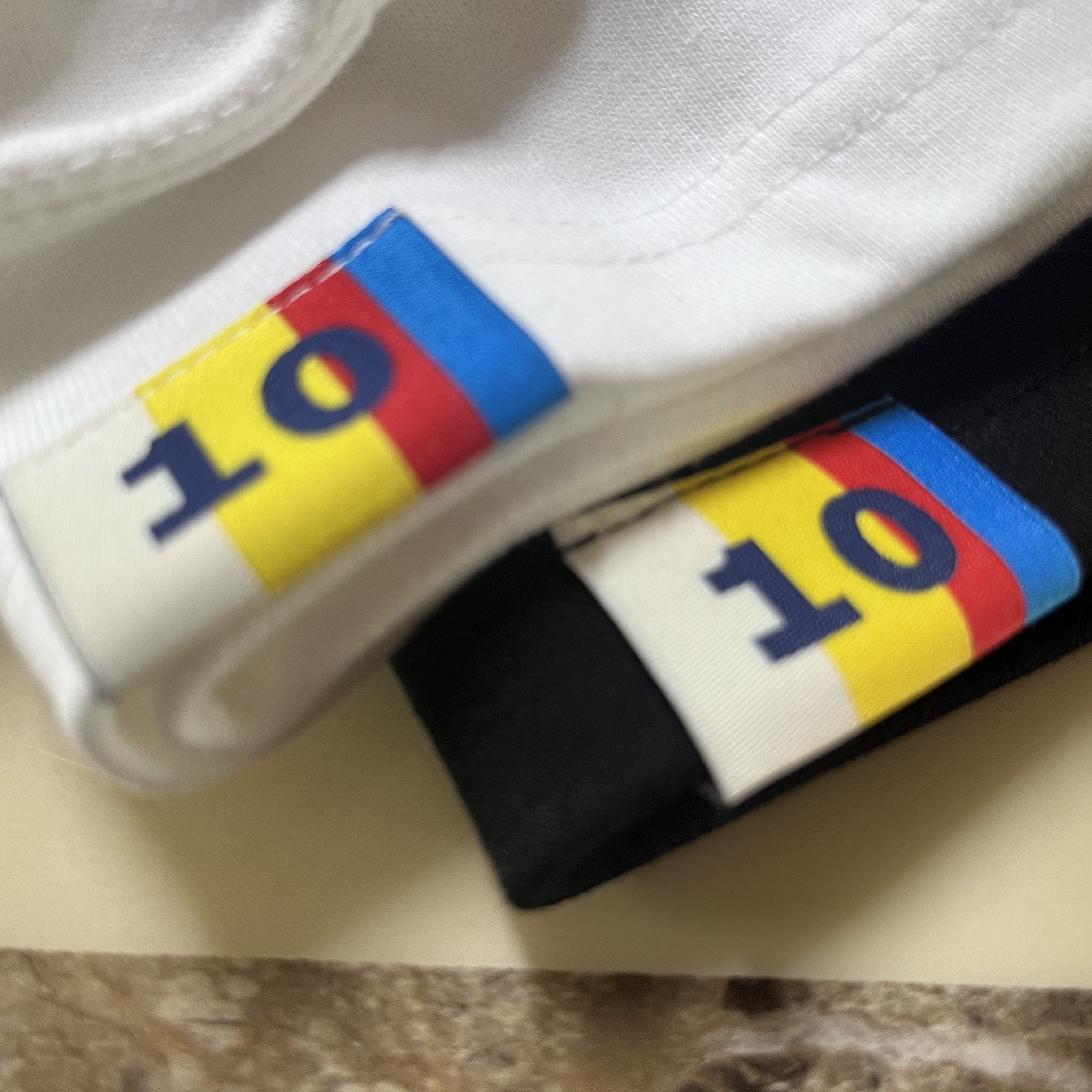 IAB Studio 10th Anniversary T-Shirts Pack White & Black (2 Pack) 착용 스타일 - 3