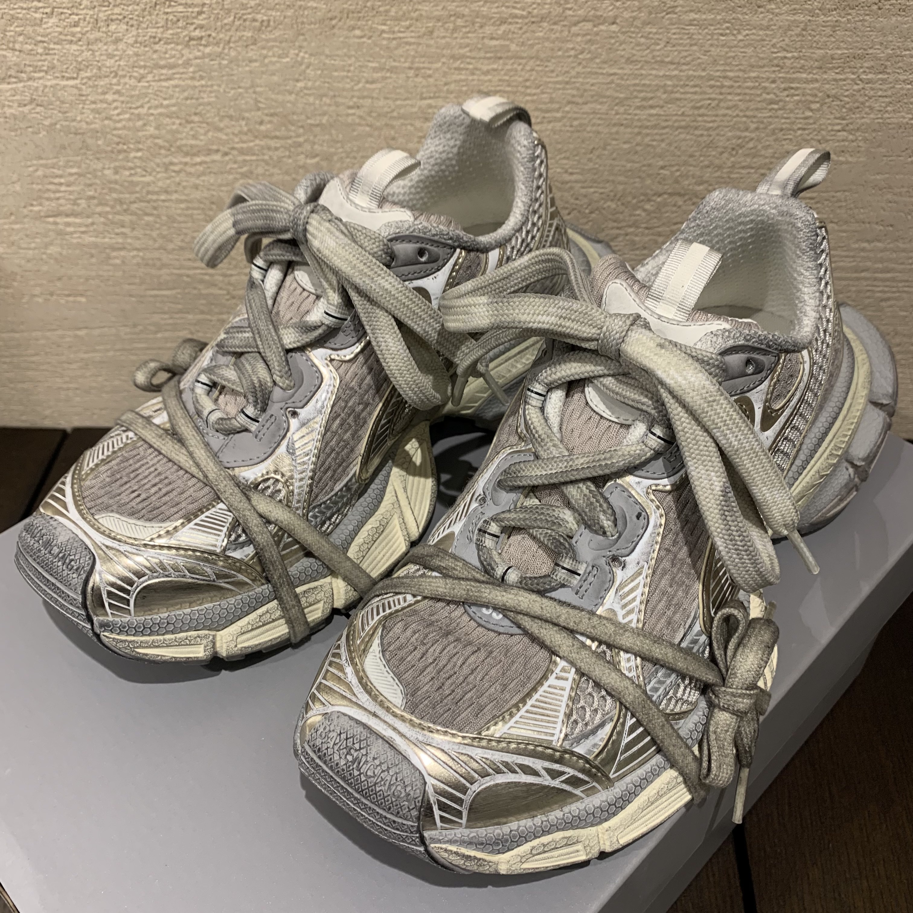(W) Balenciaga 3XL Sneakers Light Beige, Balenciaga 3XL Sneakers Light Beige 착용 스타일