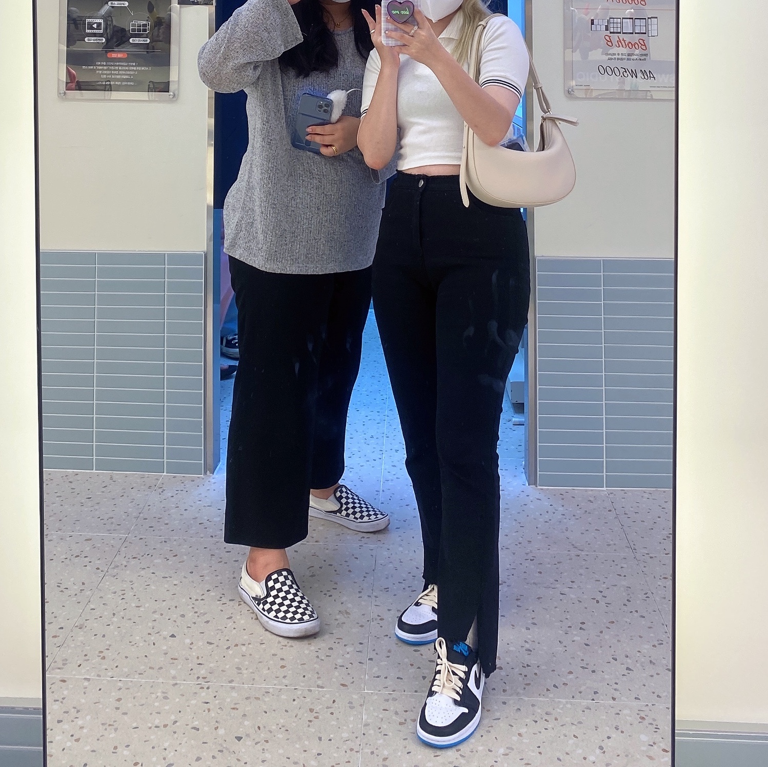 (W) Jordan 1 Retro Low OG Black and Dark Powder Blue 착용 스타일