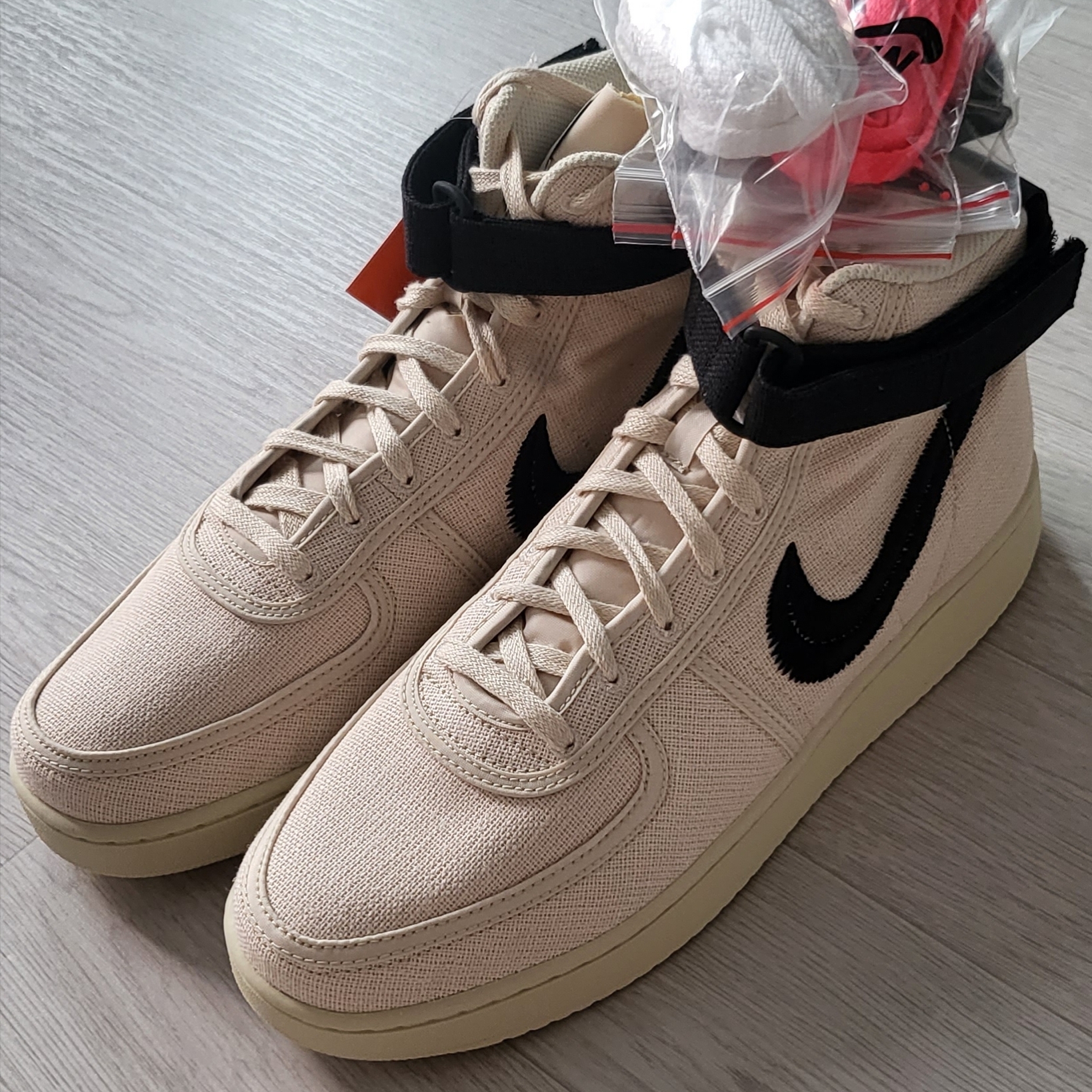 Nike x Stussy Vandal High Fossil 착용 스타일
