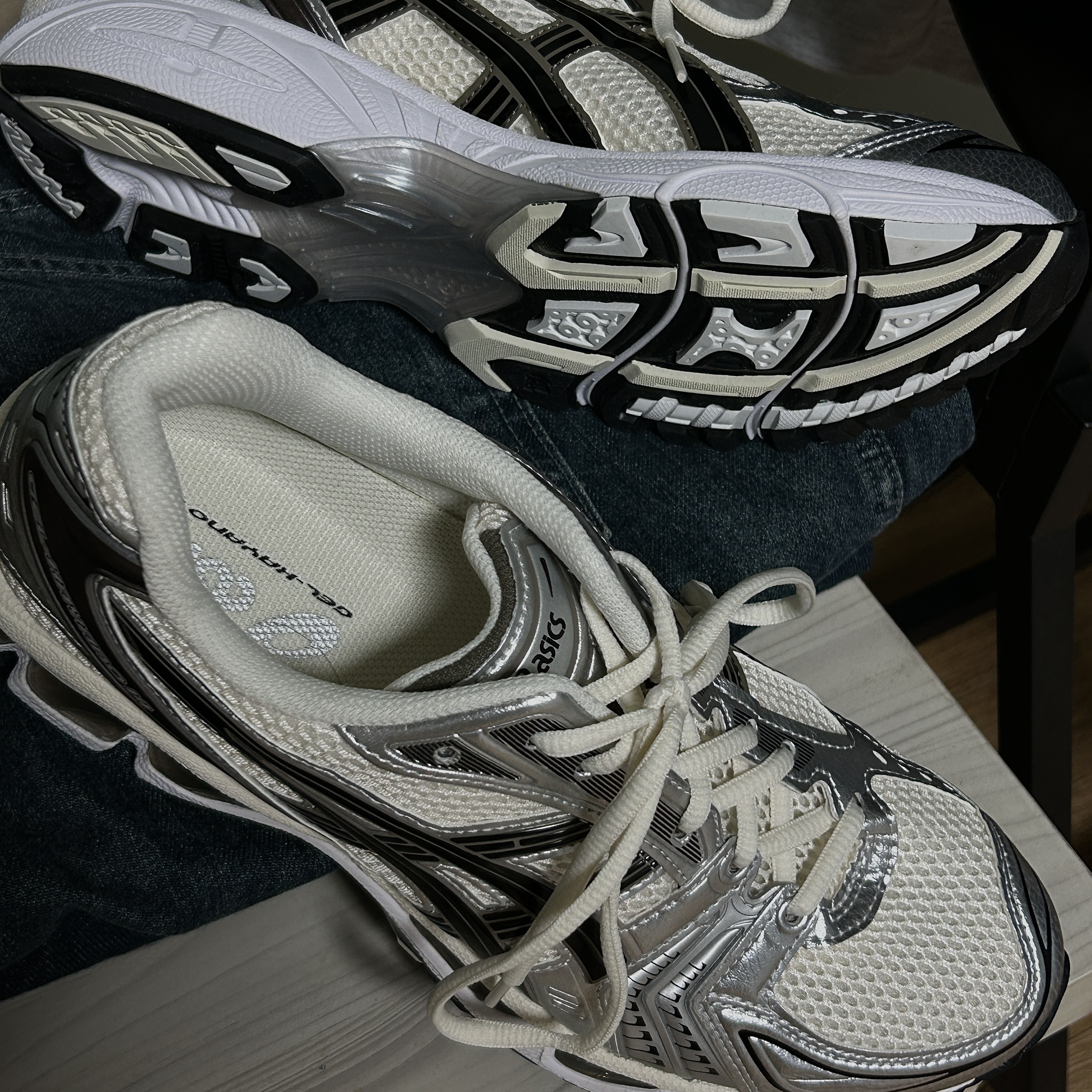 Asics Gel-Kayano 14 Cream Black 착용 스타일 - 2