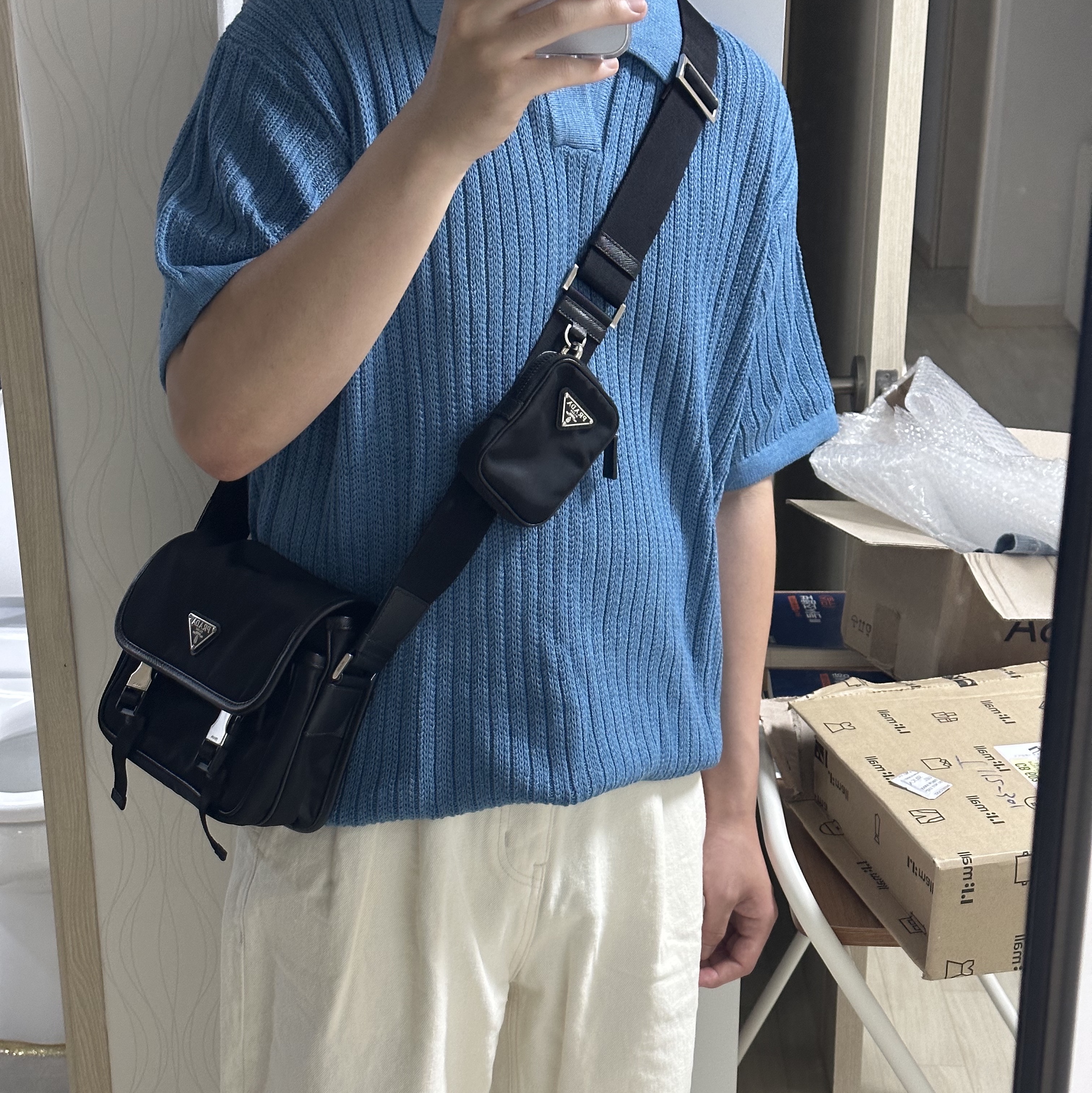 Prada Re-Nylon and Saffiano Leather Shoulder Bag Black 착용 스타일