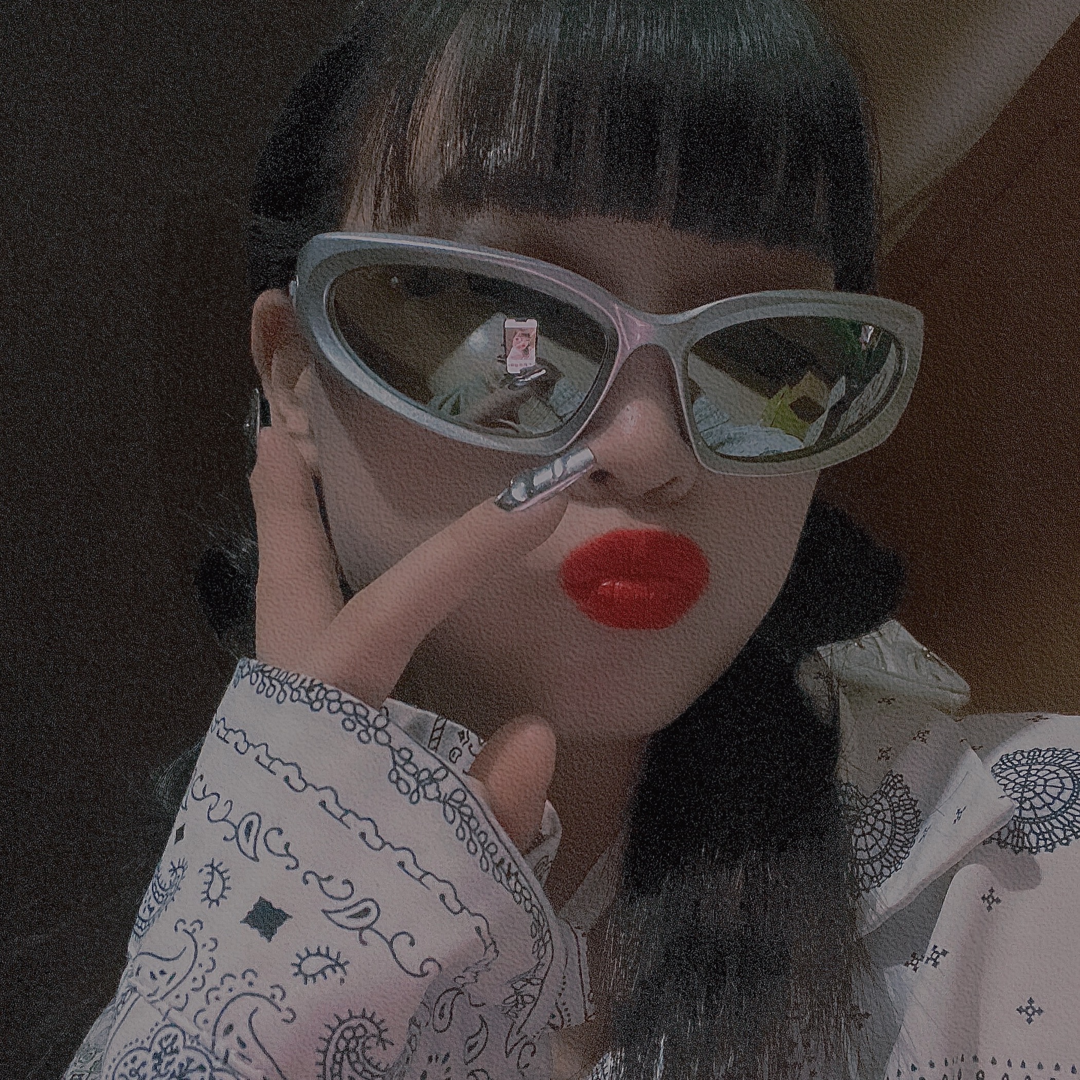 Balenciaga Swift Oval Sunglasses Silver 착용 스타일 - 1