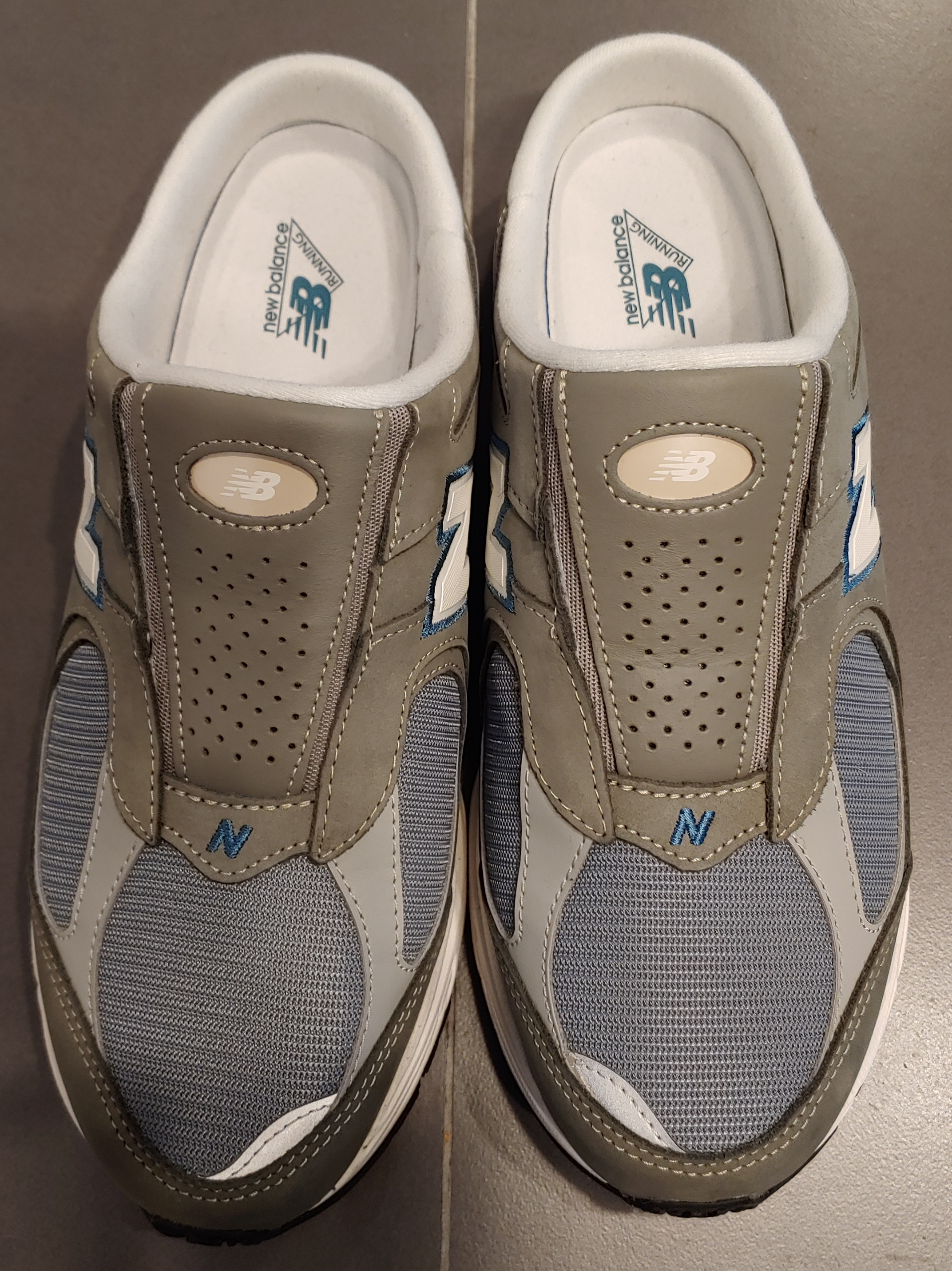 New Balance 2002R Mule Marblehead 착용 스타일 - 1