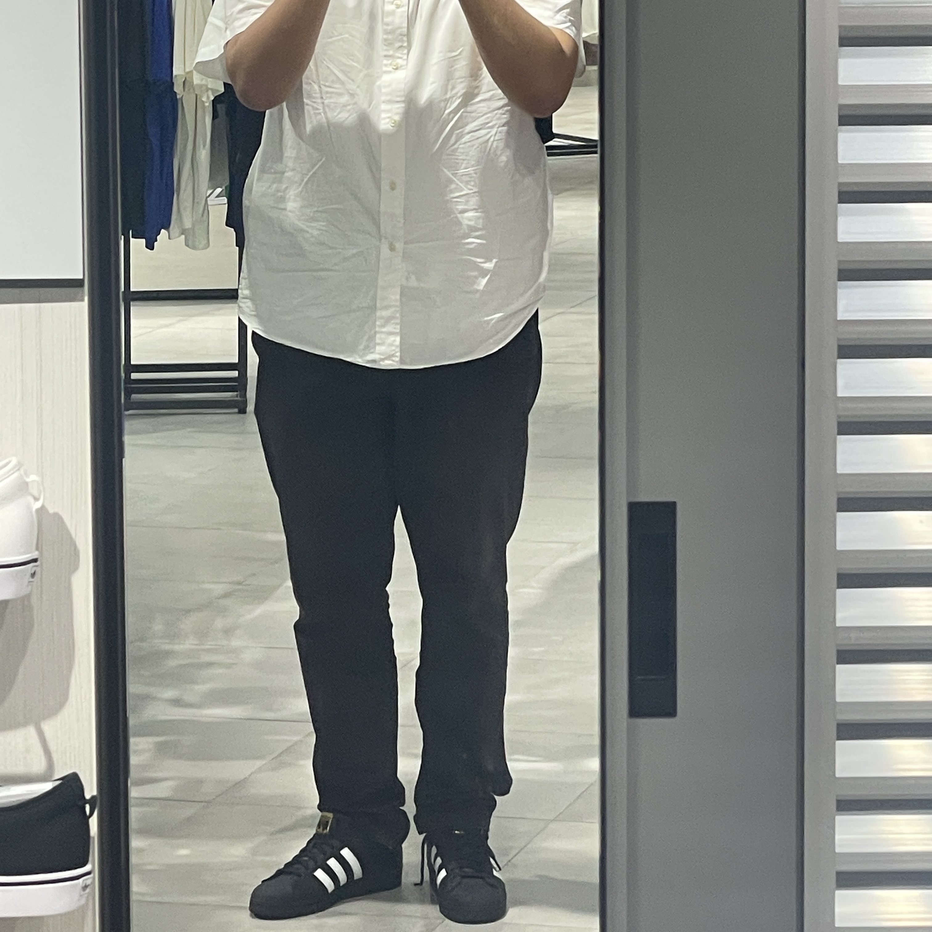 Adidas Superstar Core Black White 착용 스타일